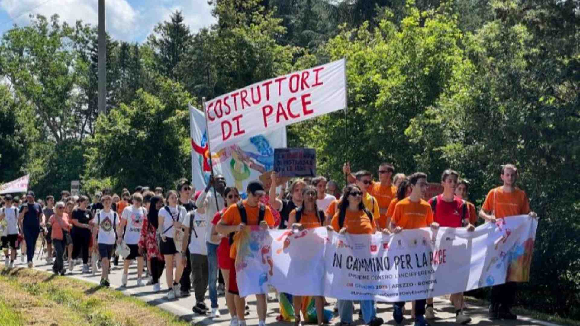 Immagine di L'Onu sostiene la missione di Zuppi. A Rondine sfila il popolo della pace