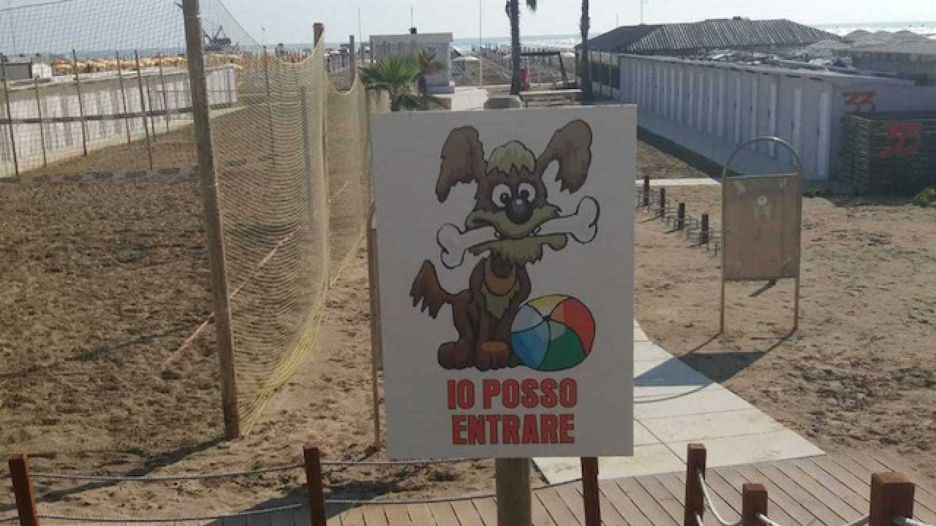 Immagine di Al bagno 81 "Dog no problem": delivery food sulla sabbia
