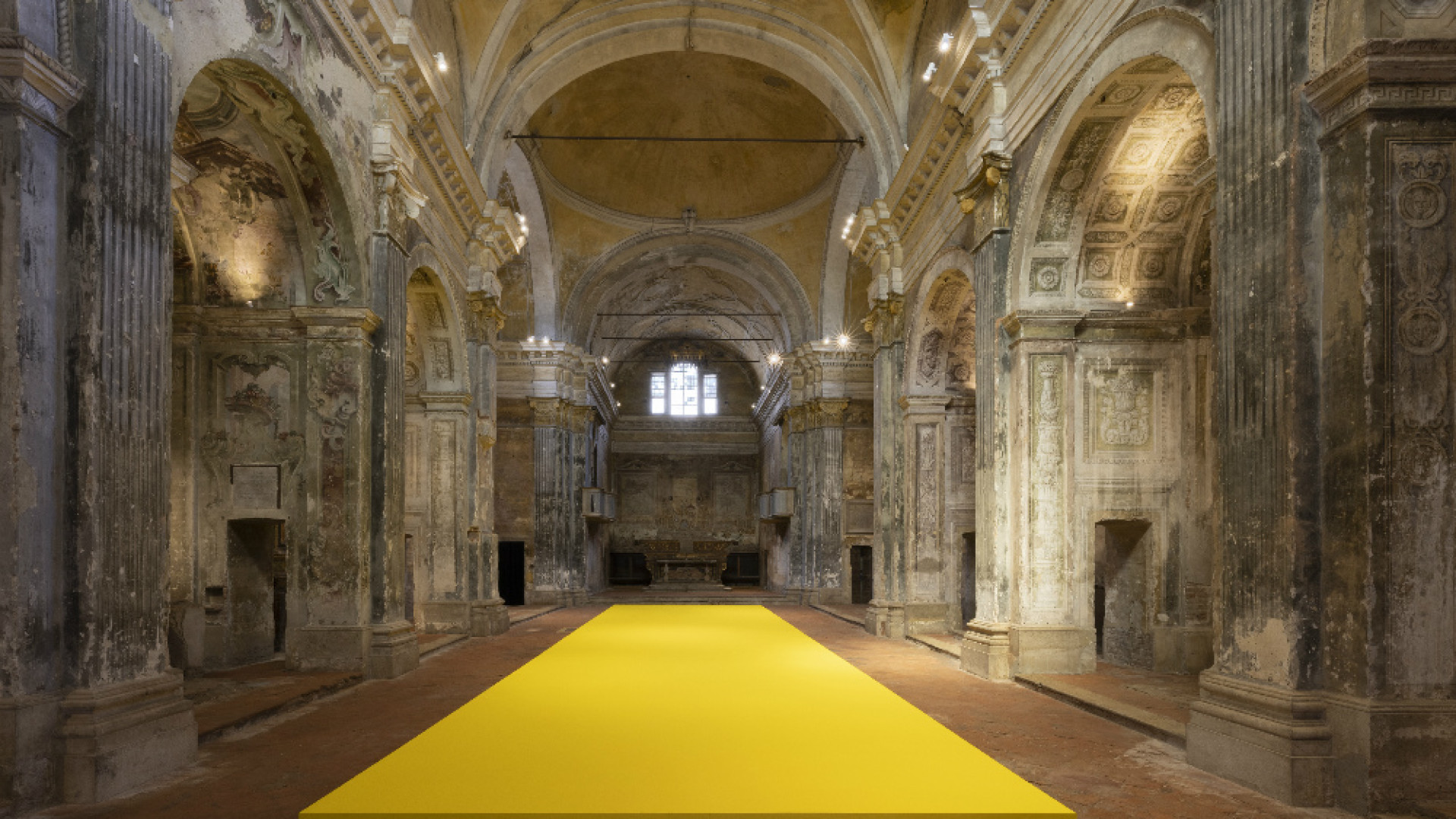 Immagine di “Pavimento giallo”, opera che sfida il senso di limite