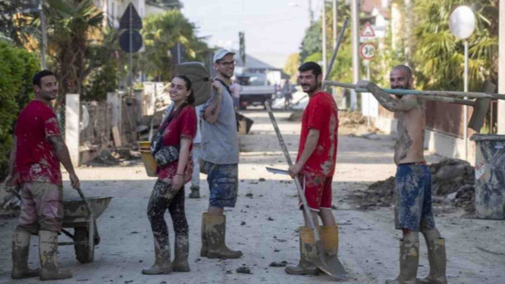 Immagine di Meno giovani fanno volontariato. Ecco quali risposte si possono dare