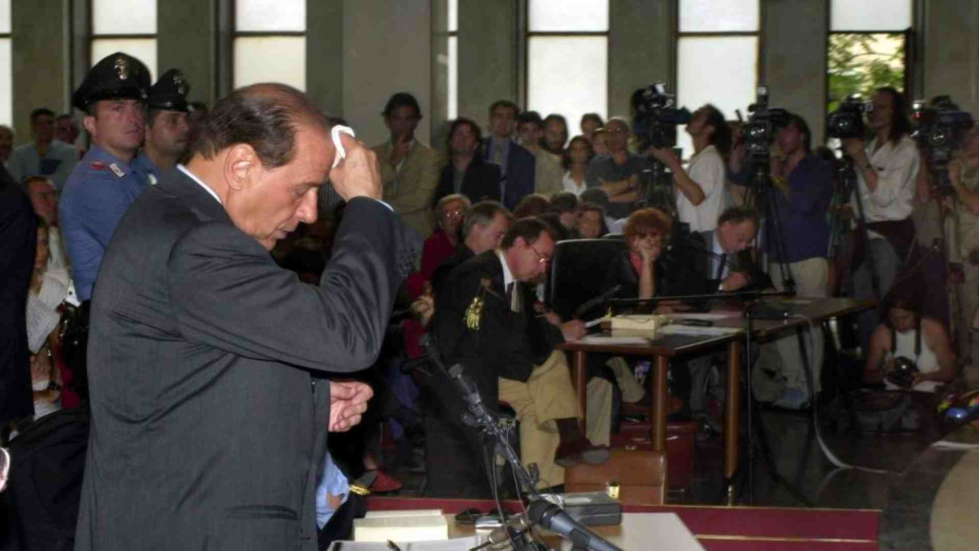 Immagine di Il Cavaliere e il braccio di ferro infinito con la magistratura