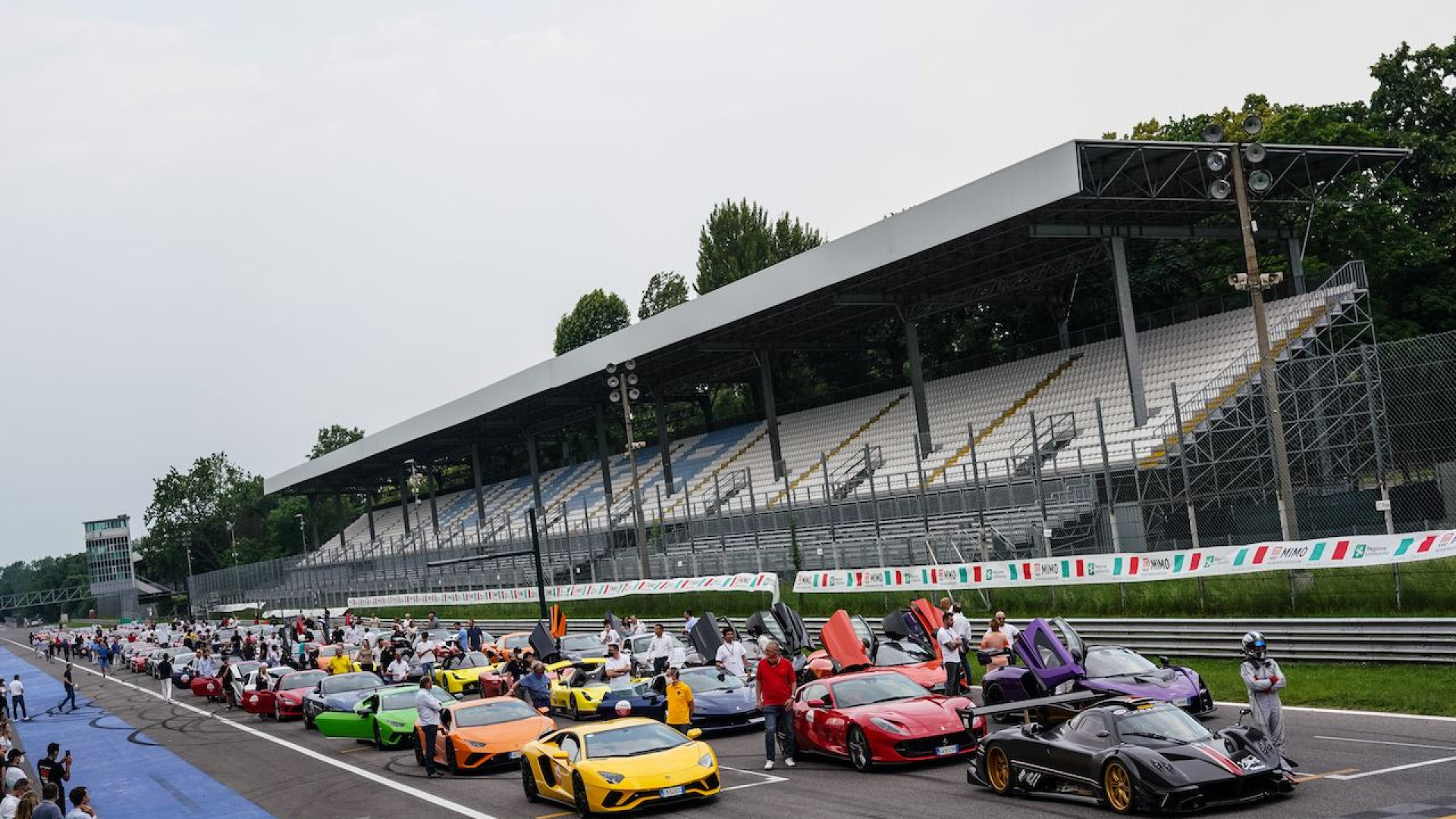 Immagine di Tutto pronto all'Autodromo di Monza per il festival dei motori