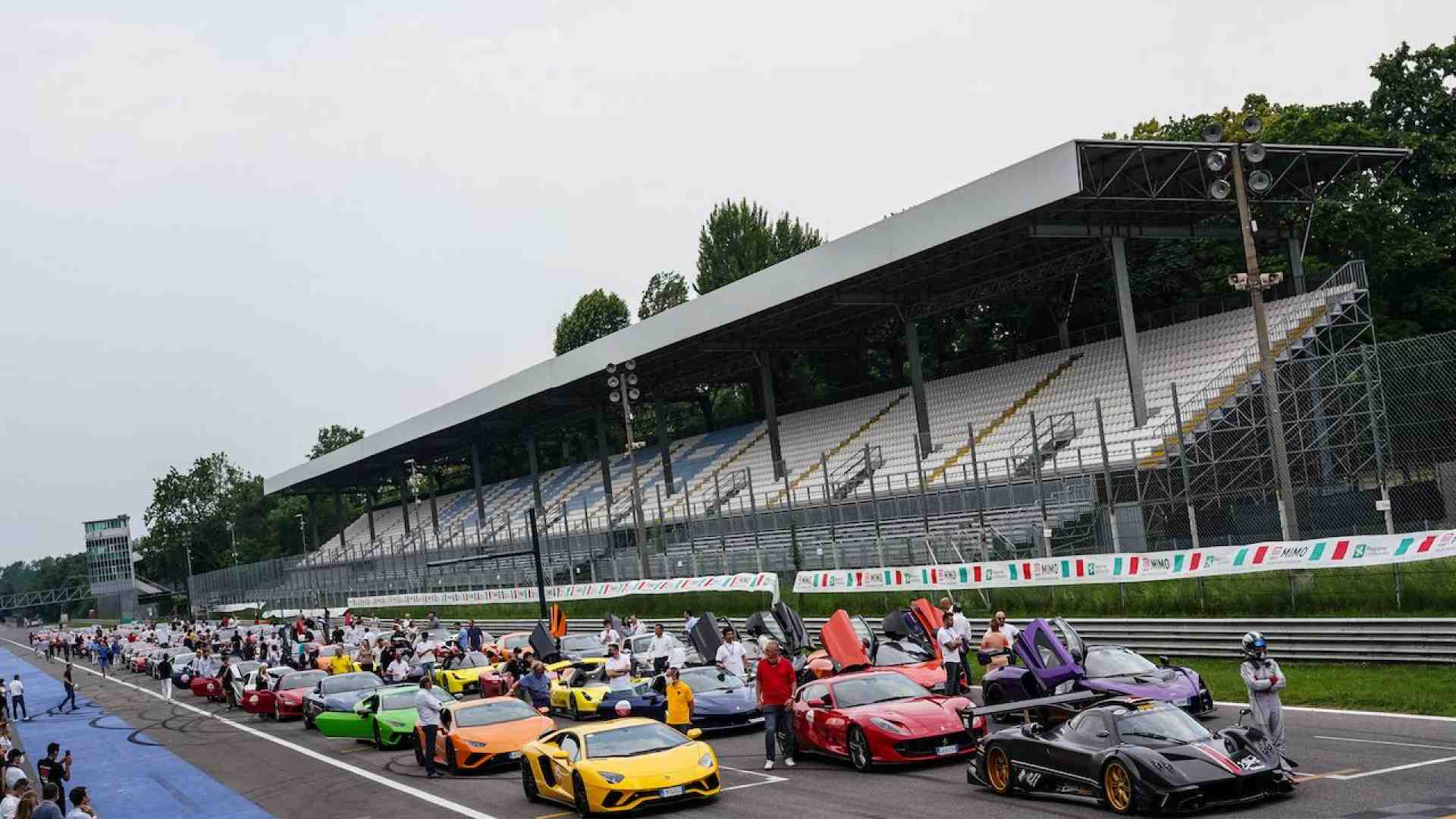 Immagine di Tutto pronto all'Autodromo di Monza per il festival dei motori