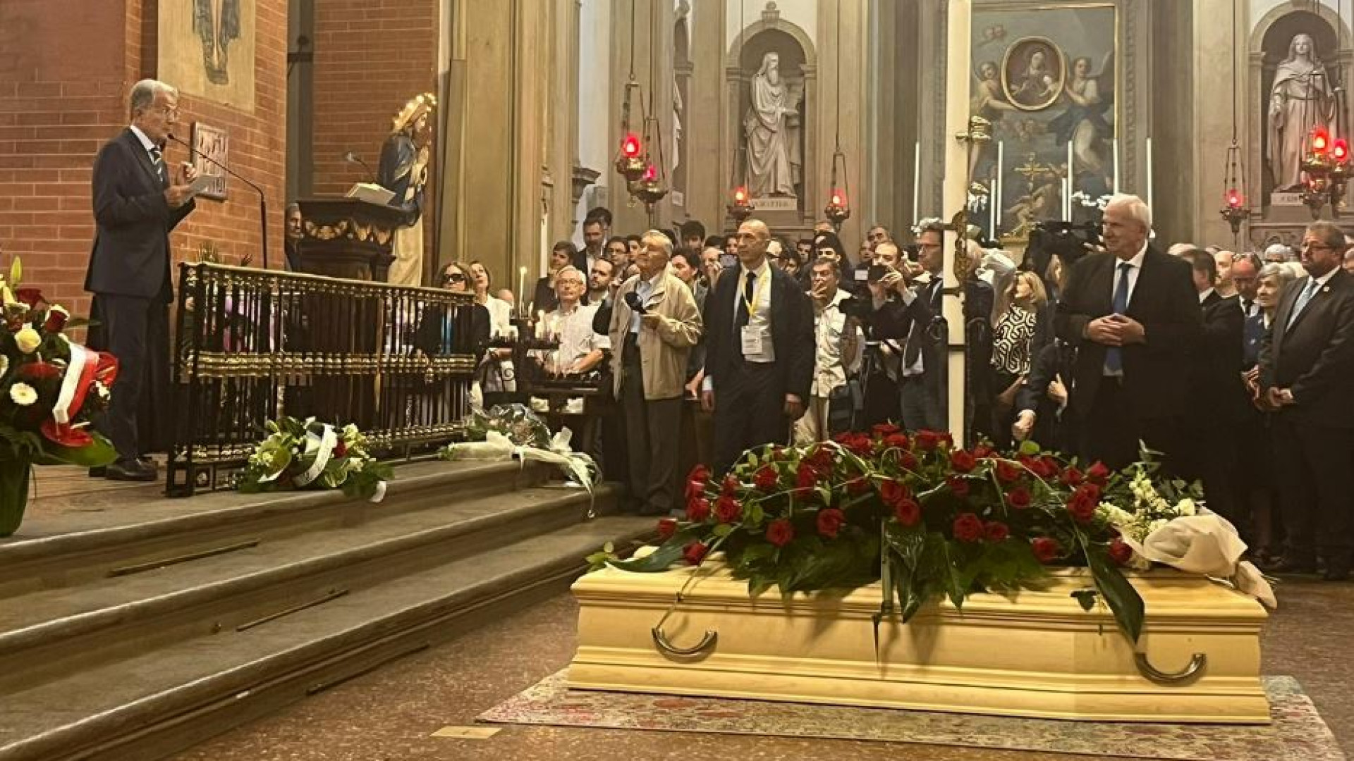 Immagine di "Abbiamo condiviso tutto". Il saluto commosso di Romano Prodi alla moglie