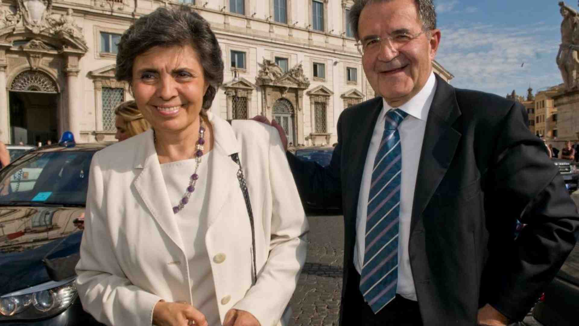 Immagine di Papa Francesco scrive a Prodi. Oggi i funerali della moglie Flavia Franzoni