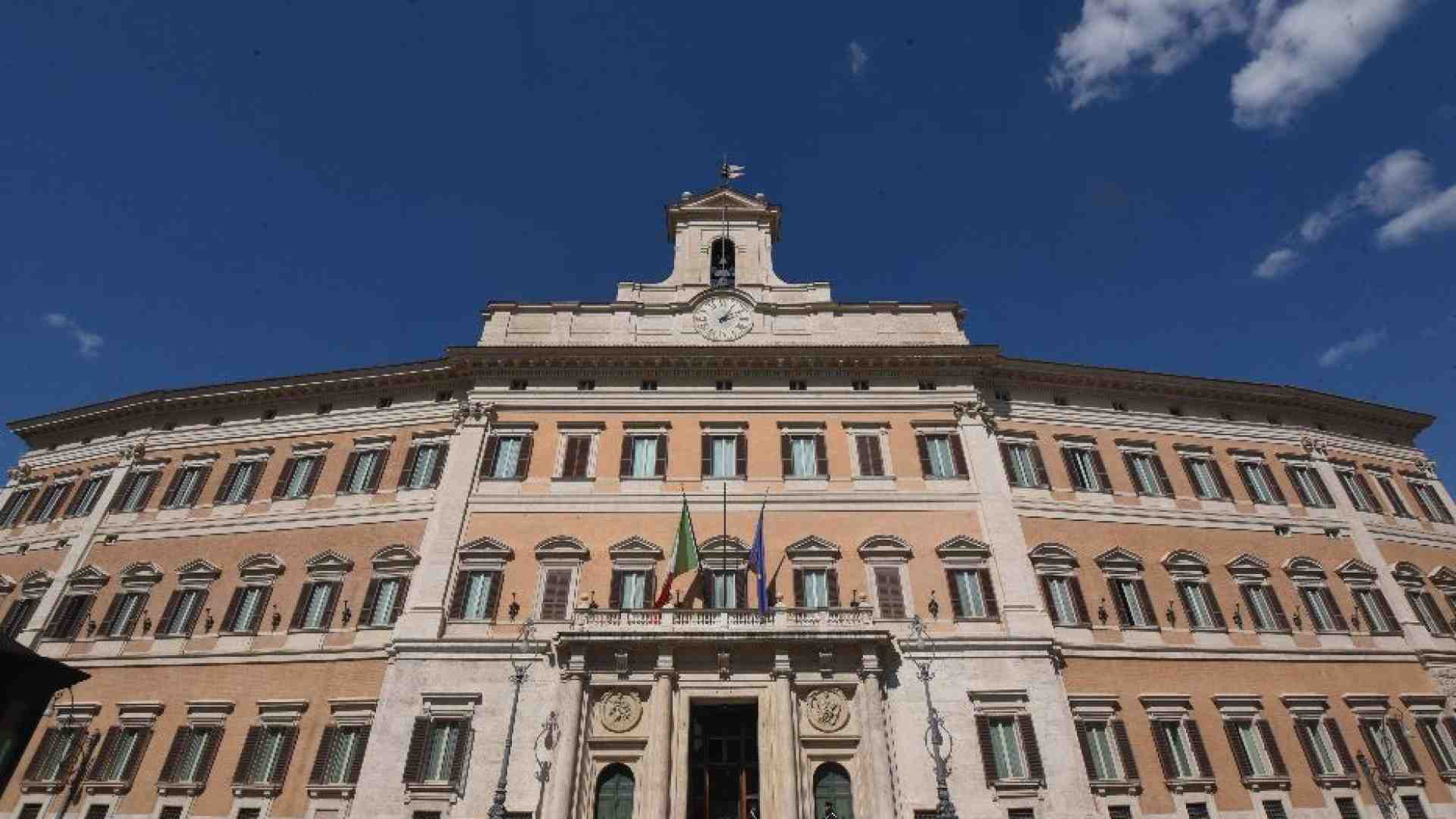 Immagine di Maternità surrogata, il “reato universale” verso il voto
