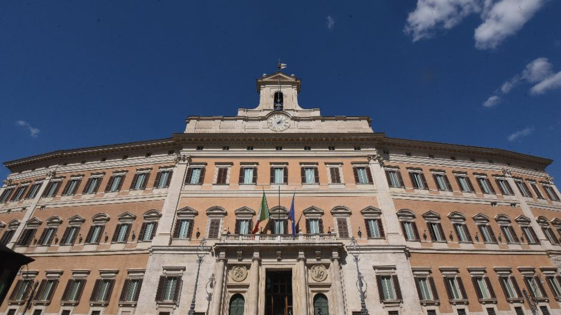Immagine di Maternità surrogata, il “reato universale” verso il voto