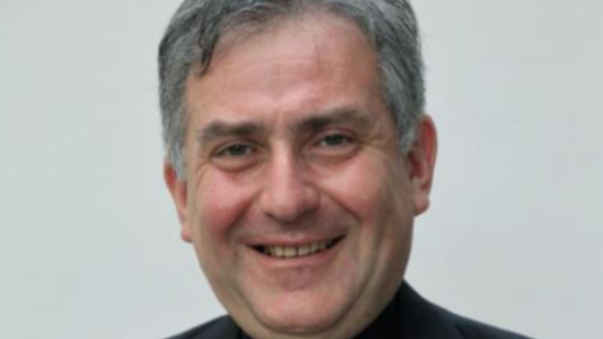 Immagine di Carlo Villano nuovo vescovo di Pozzuoli e Ischia. Lascia Pascarella