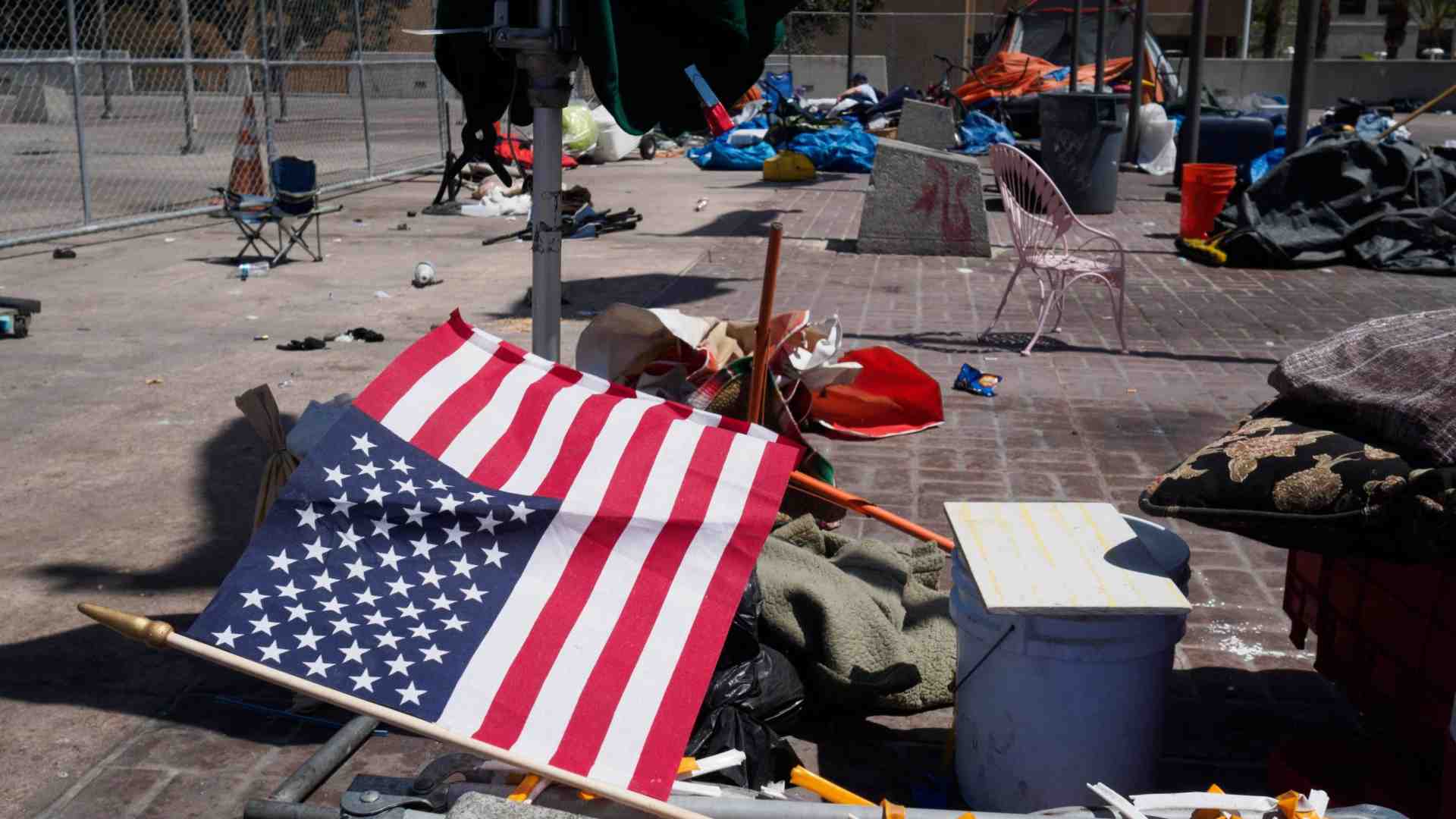 Immagine di C’era una volta in America: «Così muore il sogno a stelle e strisce»
