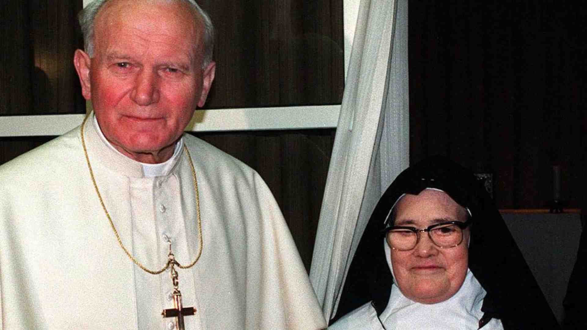 Immagine di Fatima, diventa venerabile suor Lucia. Riconosciute le virtù eroiche