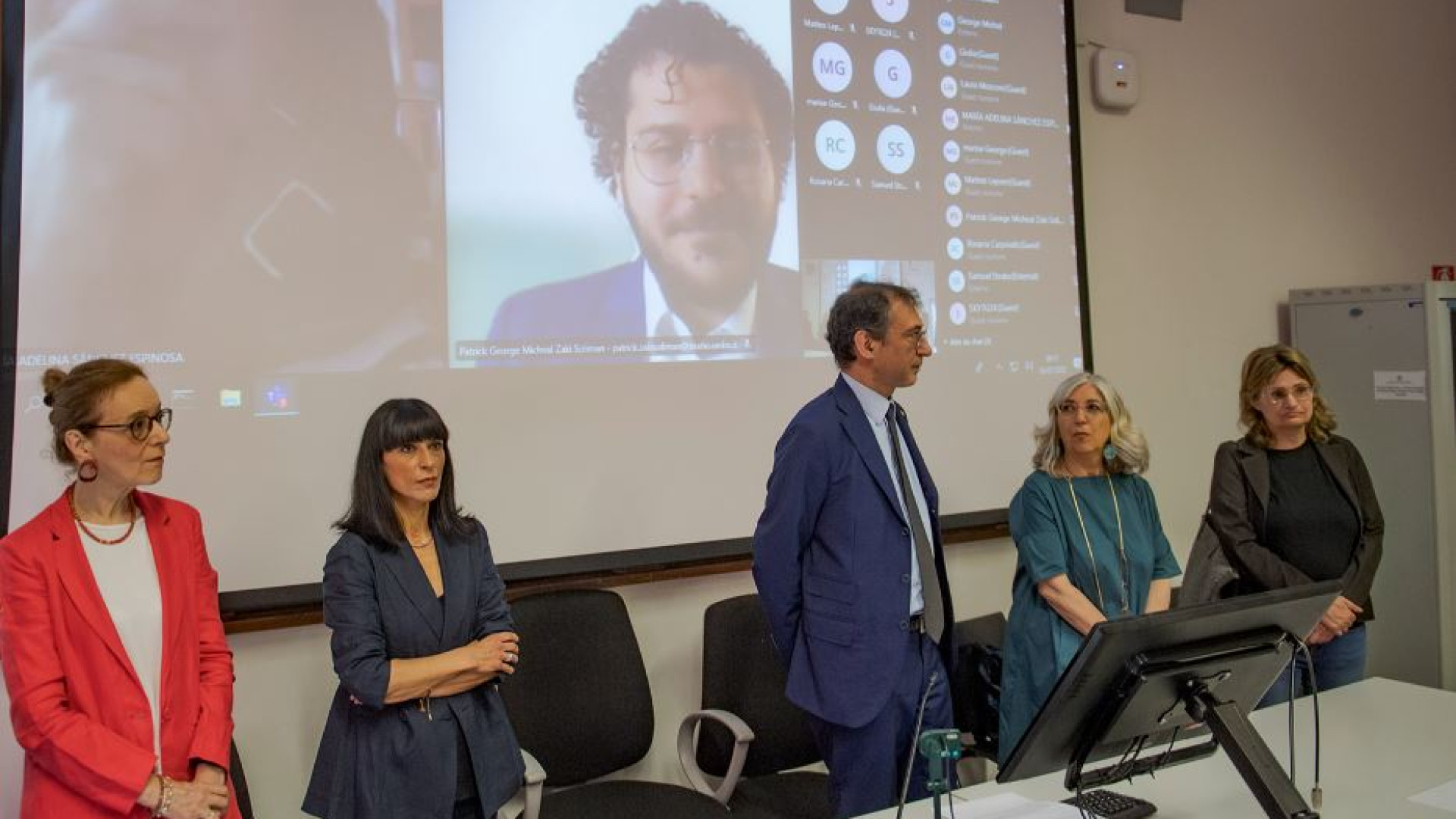 Immagine di Zaki si laurea in videocollegamento con 110 e lode
