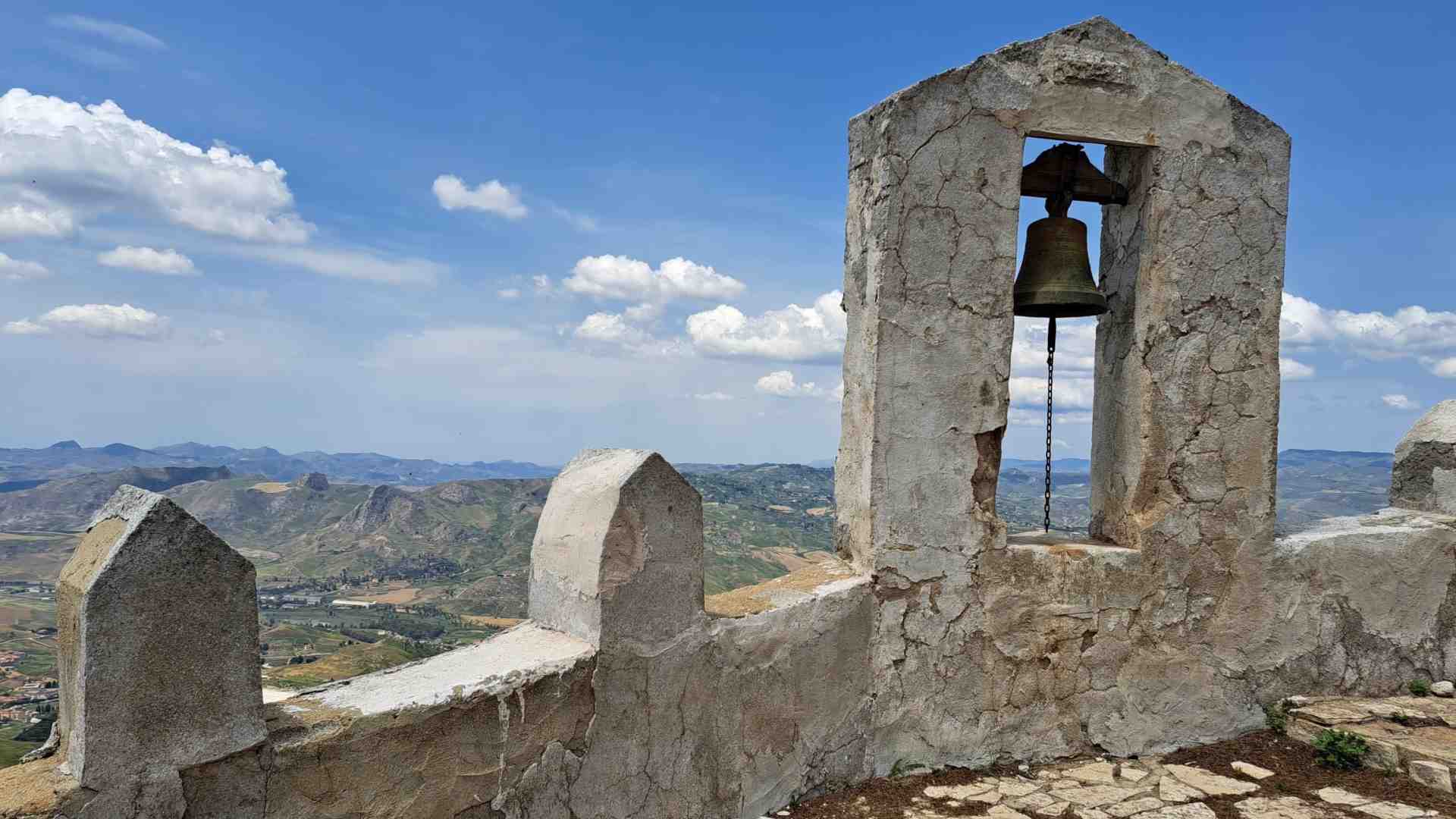 Immagine di La Sicilia a piedi, dalla Magna Via Francigena a santa Rosalia