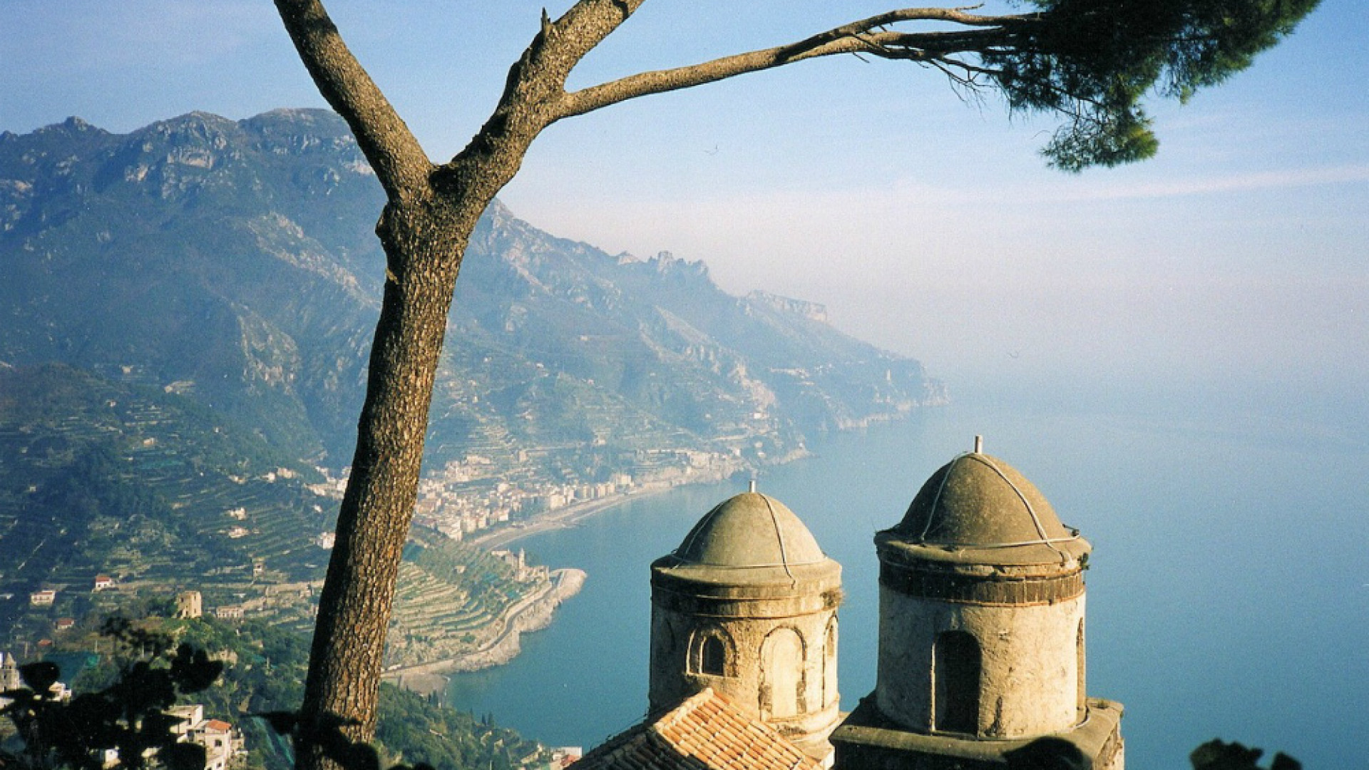 Immagine di Gioiello tra roccia e mare