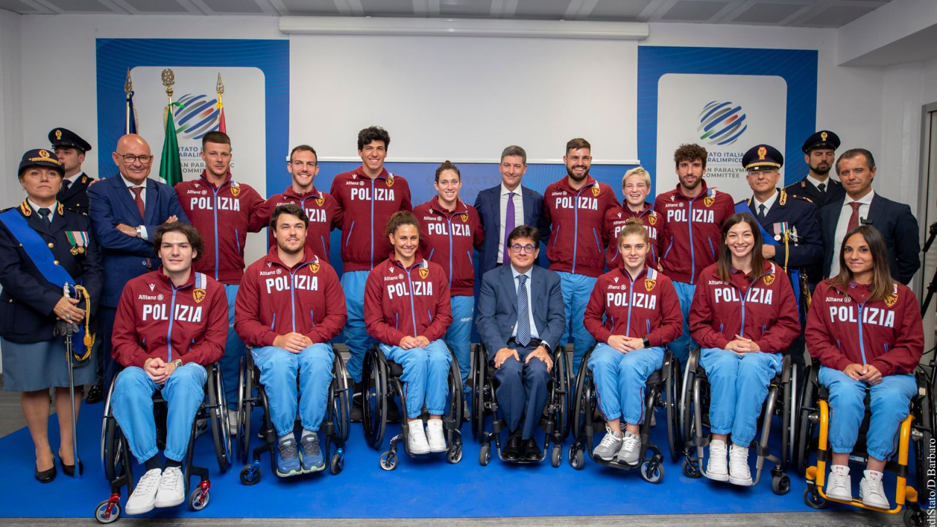 Immagine di Gli atleti paralimpici entrano in Polizia
