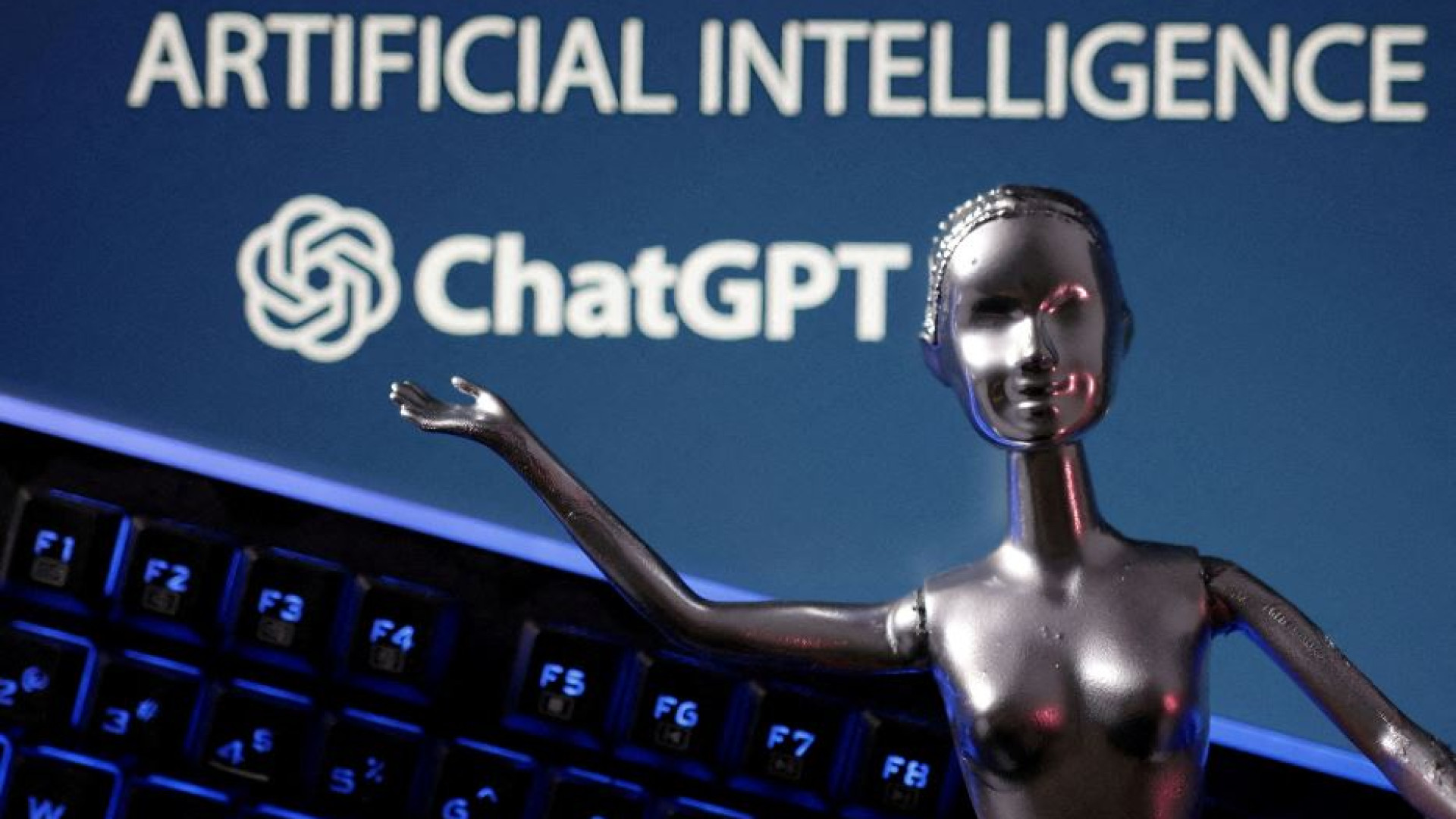 Immagine di ChatGPT, calo del traffico sul sito web per la prima volta
