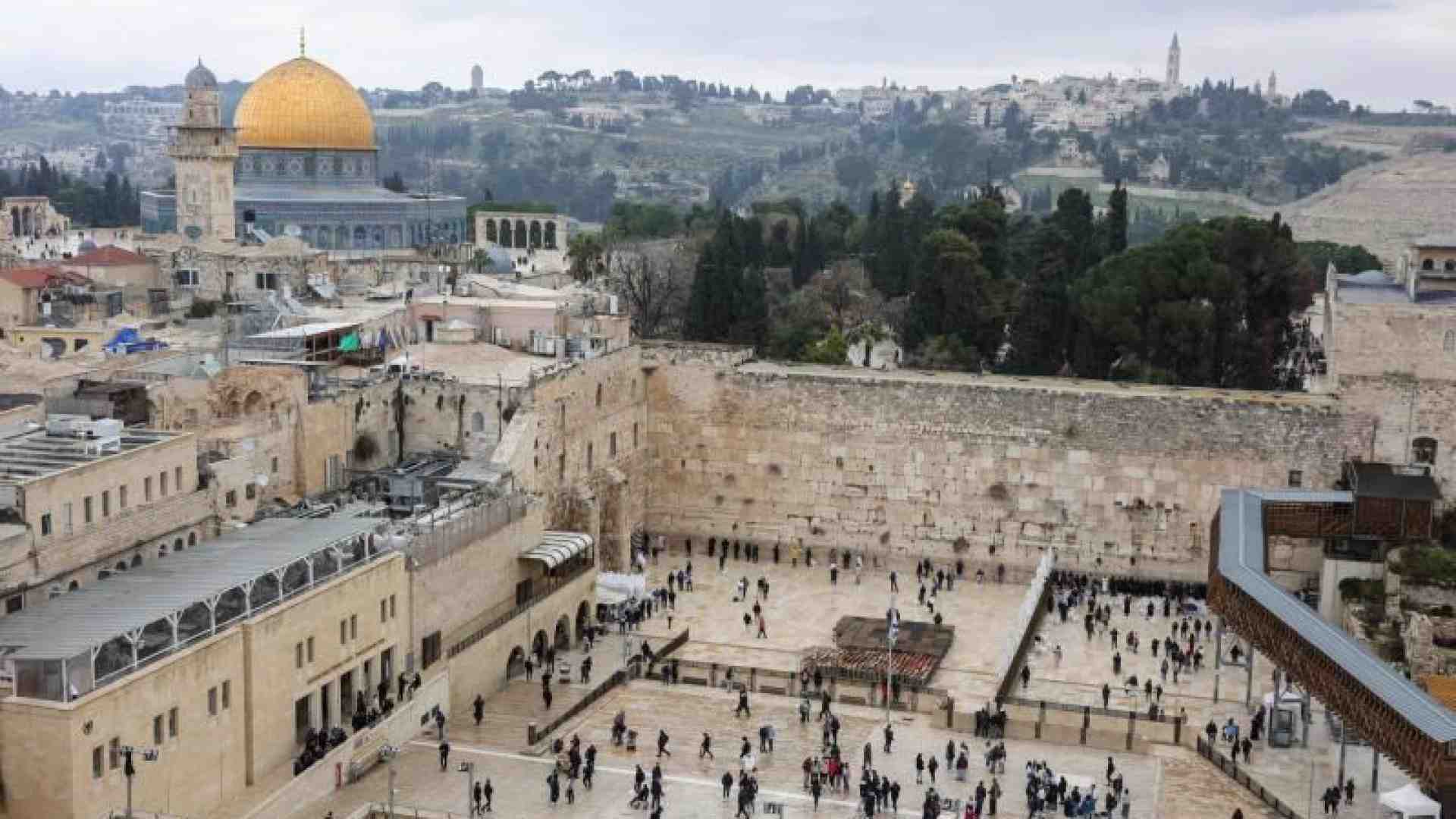Immagine di Israele, sputi contro preti e suore. Il presidente Herzog: vergogna