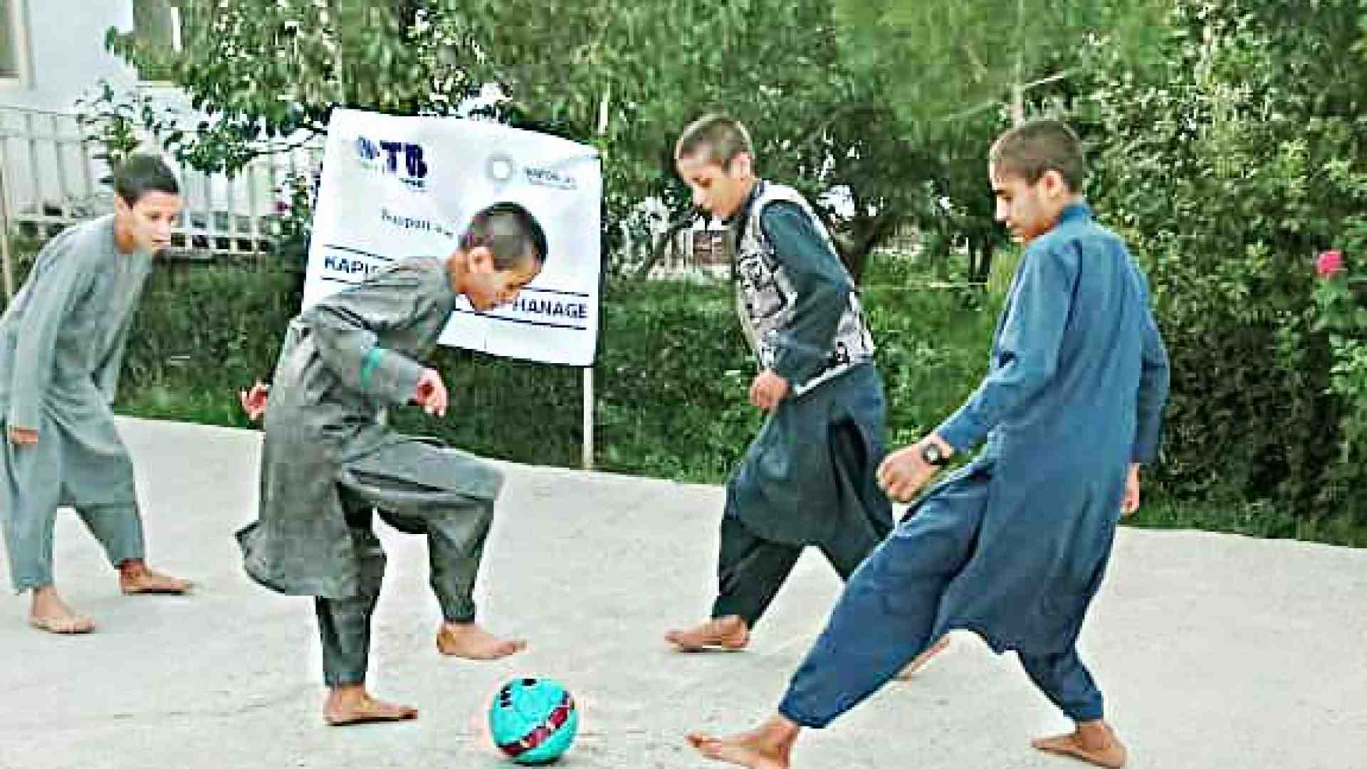 Immagine di Il rifugio per orfani bianchi di Kapisa strappa i bimbi al lavoro schiavo