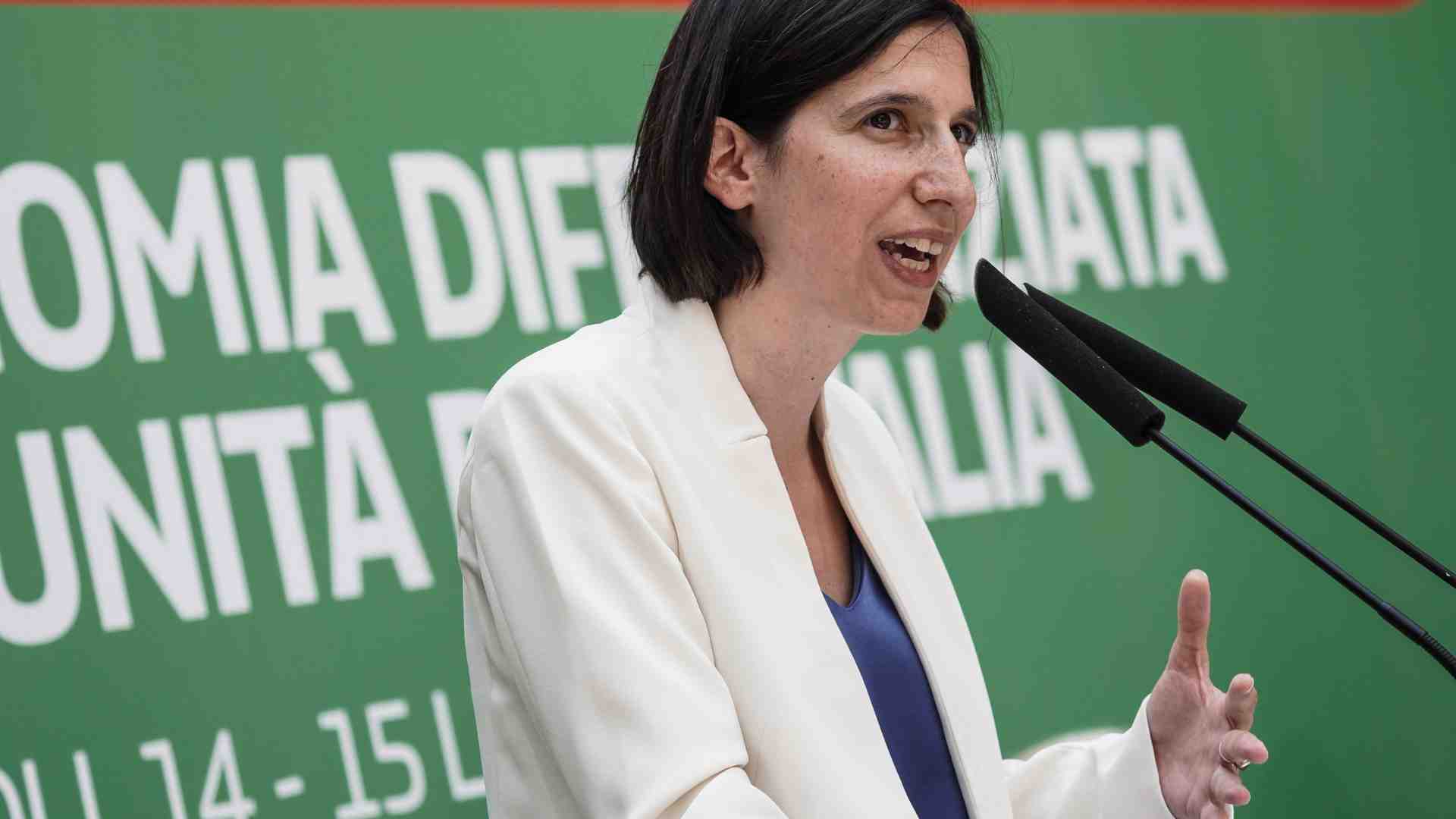 Immagine di Gpa, passo avanti su reato universale. Il Pd stoppa Schlein sulla «solidale»