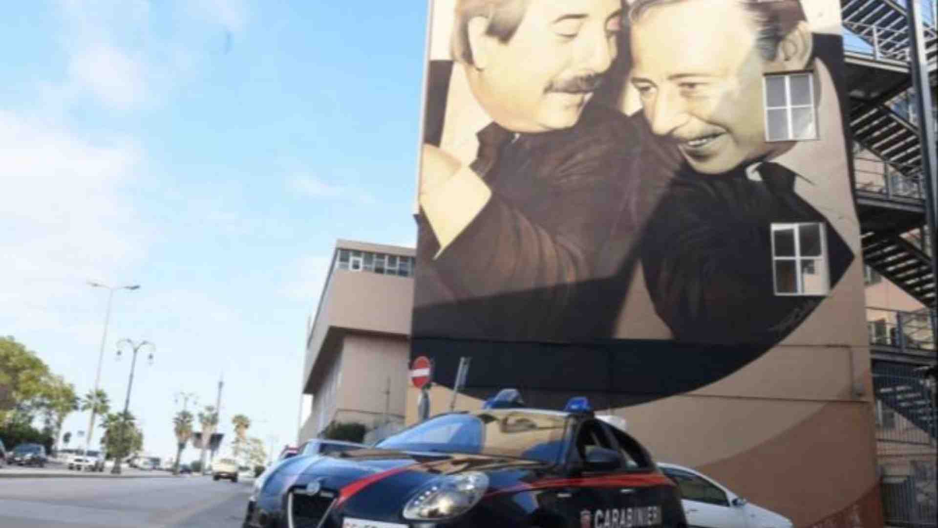 Immagine di Palermo (divisa) ricorda Borsellino. La premier Meloni si sfila dal corteo