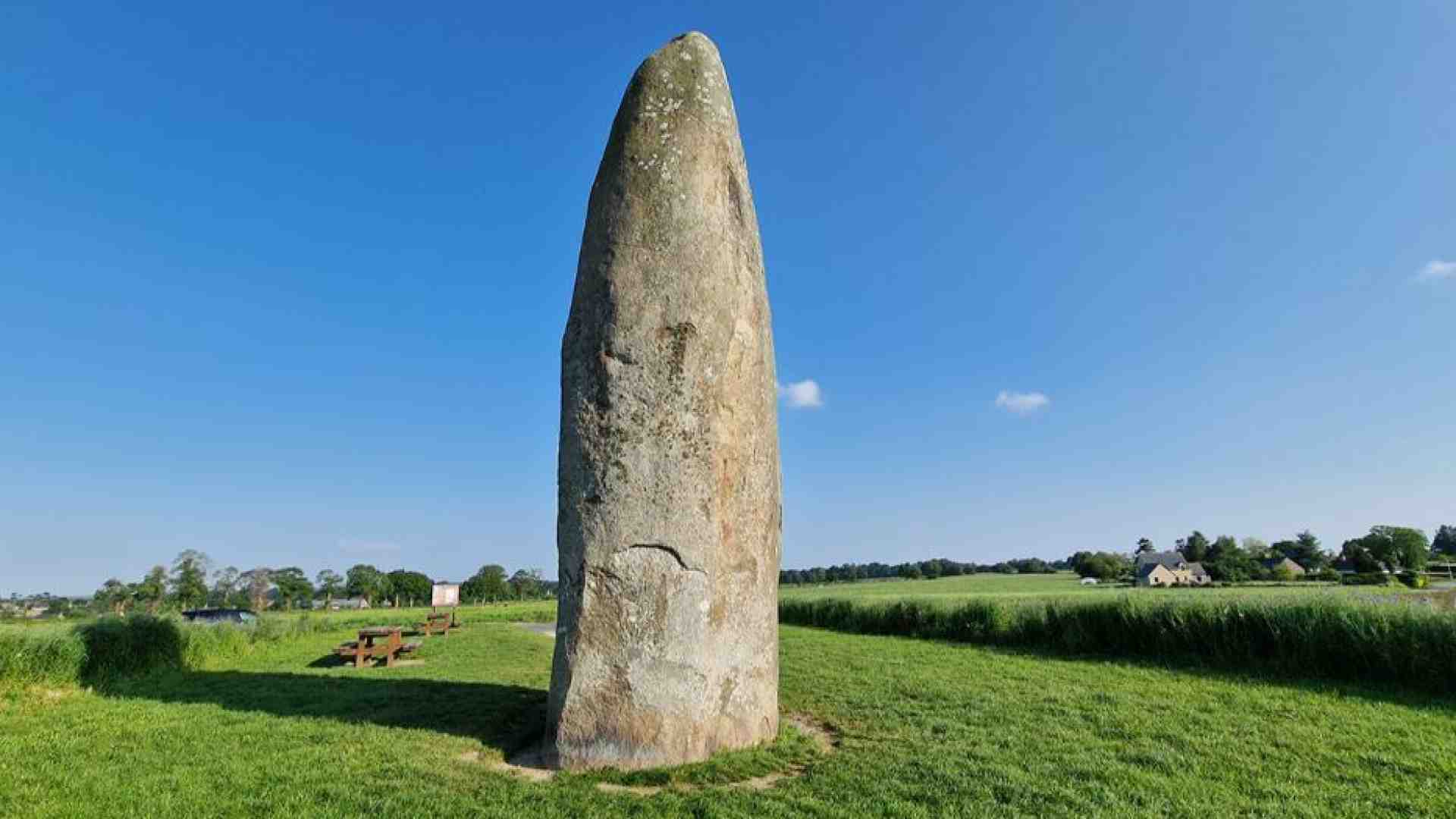 Immagine di Il menhir e la cattedrale: in Bretagna il sasso incontra il sacro