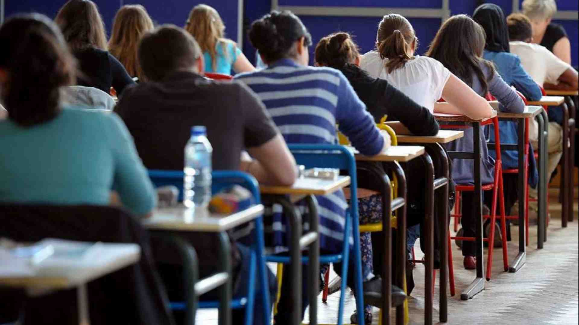 Immagine di Maturità 2023, meno diplomati con lode (e c'è il “caso Sud”)