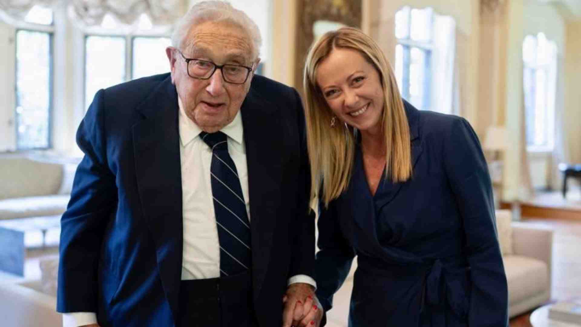 Immagine di Diritti e Cina, i "consigli" di Biden a Meloni. La gag: fai venire qui tua figlia