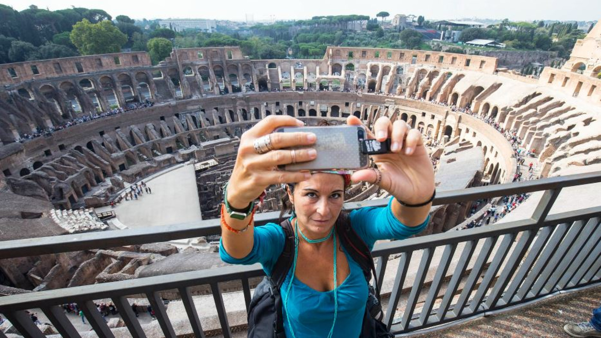 Immagine di L'acrobata Remi Lucidi cade dal grattacielo; la folle moda dei selfie estremi