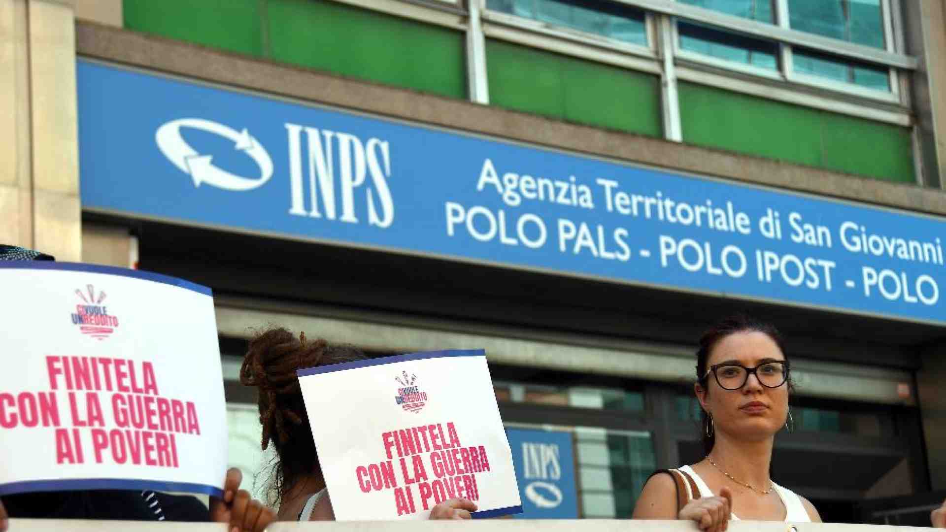 Immagine di «Troppi esclusi dal reddito di cittadinanza, serve una misura universale»
