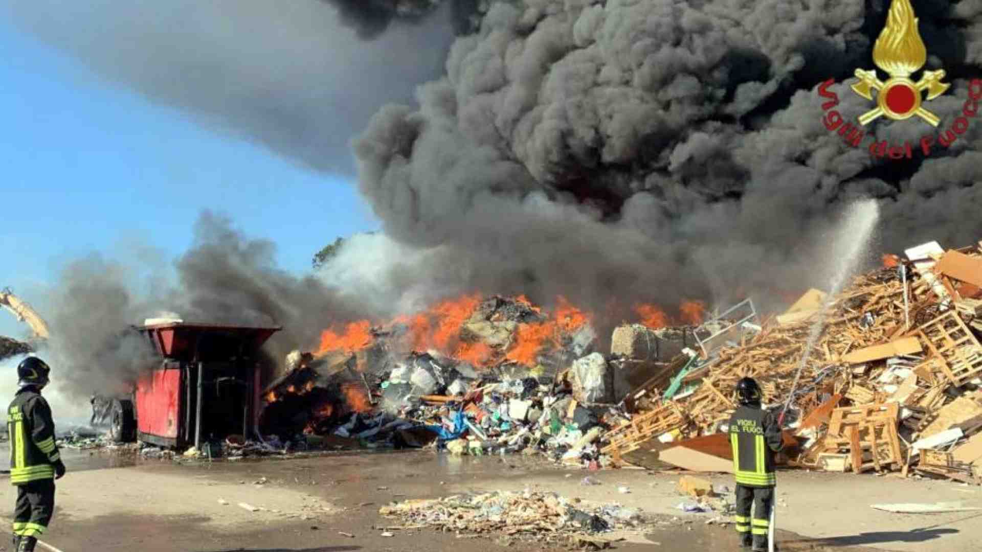 Immagine di Diossina 20 volte oltre i limiti: «Finestre chiuse, restate a casa»