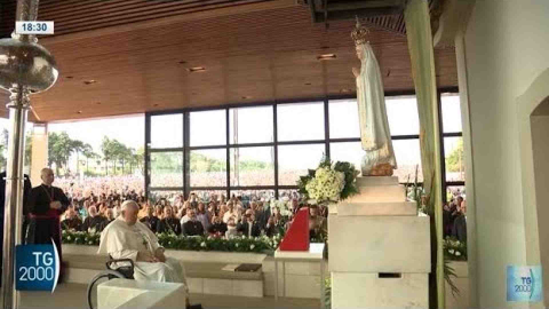 Immagine di Guarda la preghiera del Papa a Fatima per la pace