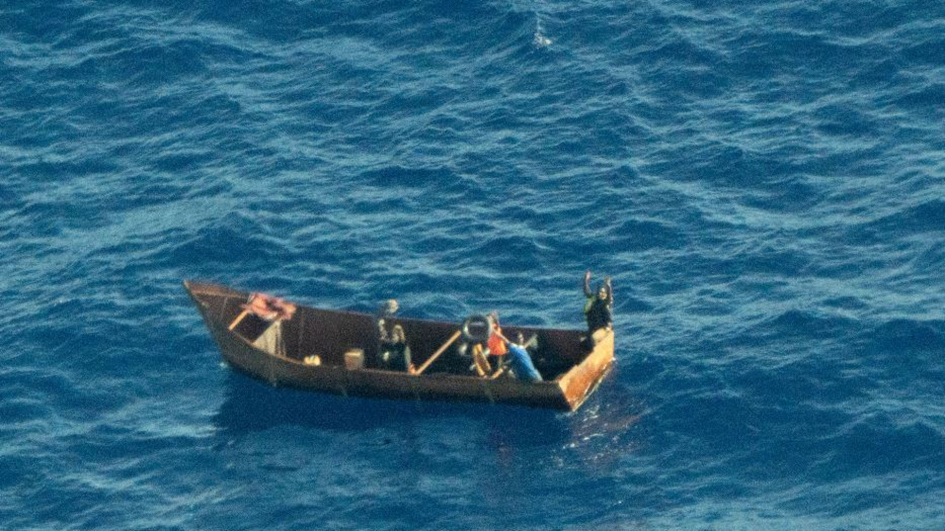 Immagine di Naufragio al largo di Lampedusa, 41 morti (3 bimbi). Gli allarmi inascoltati