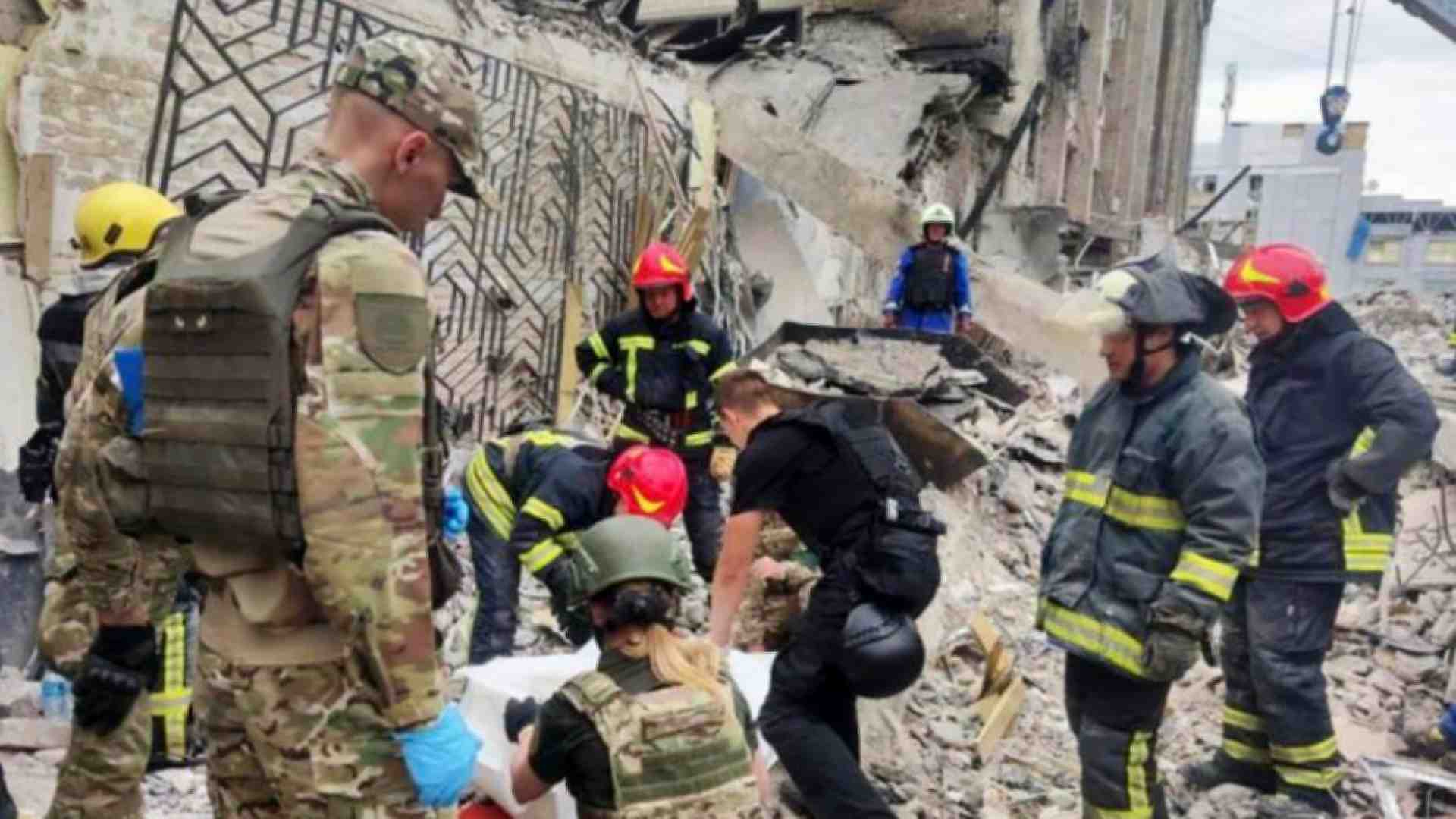 Immagine di Con l’ambulanza sul fronte del Donbass: «Qui non c'è il domani, solo l’adesso»
