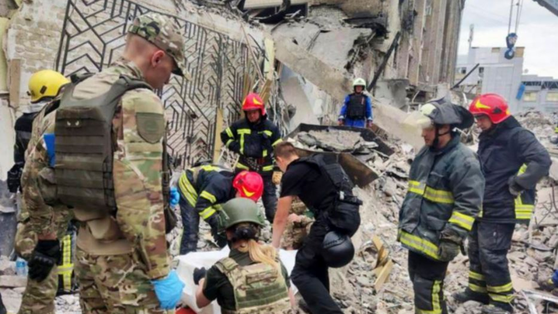 Immagine di Con l’ambulanza sul fronte del Donbass: «Qui non c'è il domani, solo l’adesso»