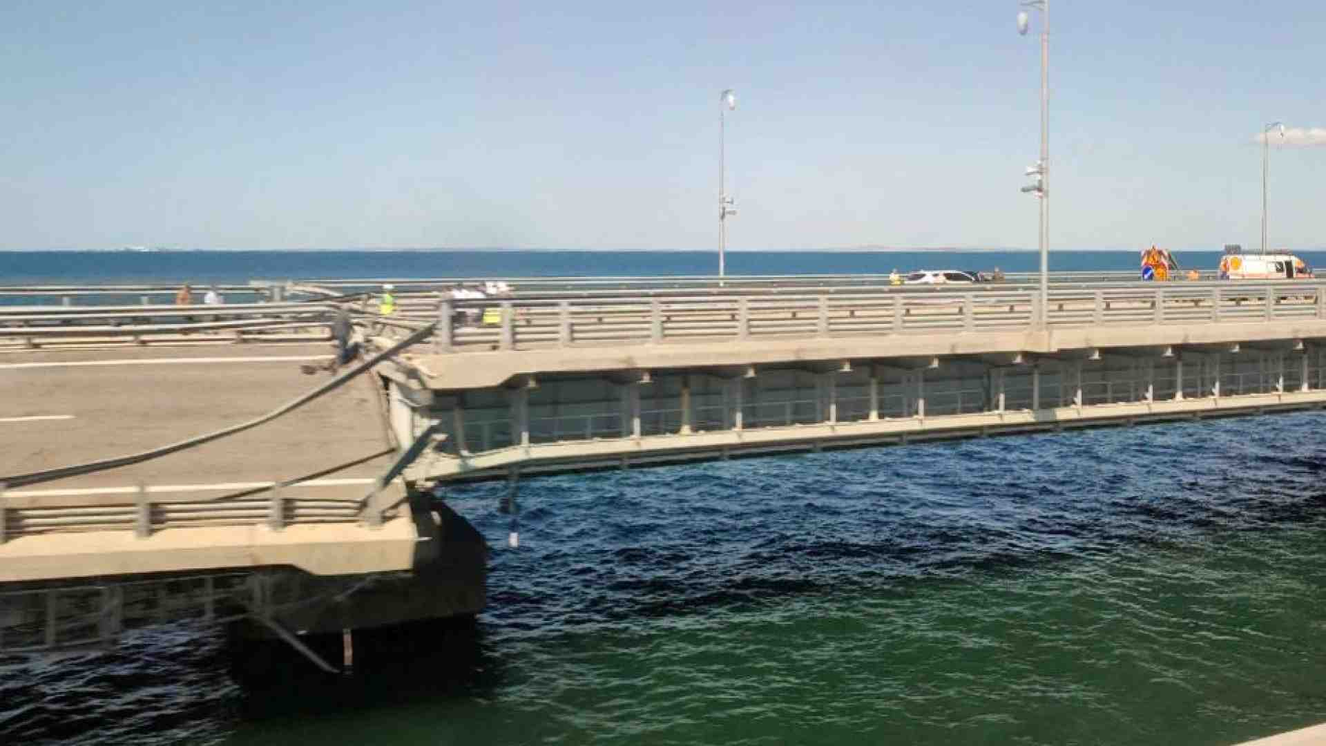 Immagine di Kiev: «Nostri gli attacchi al ponte di Crimea. Ecco il video del drone»