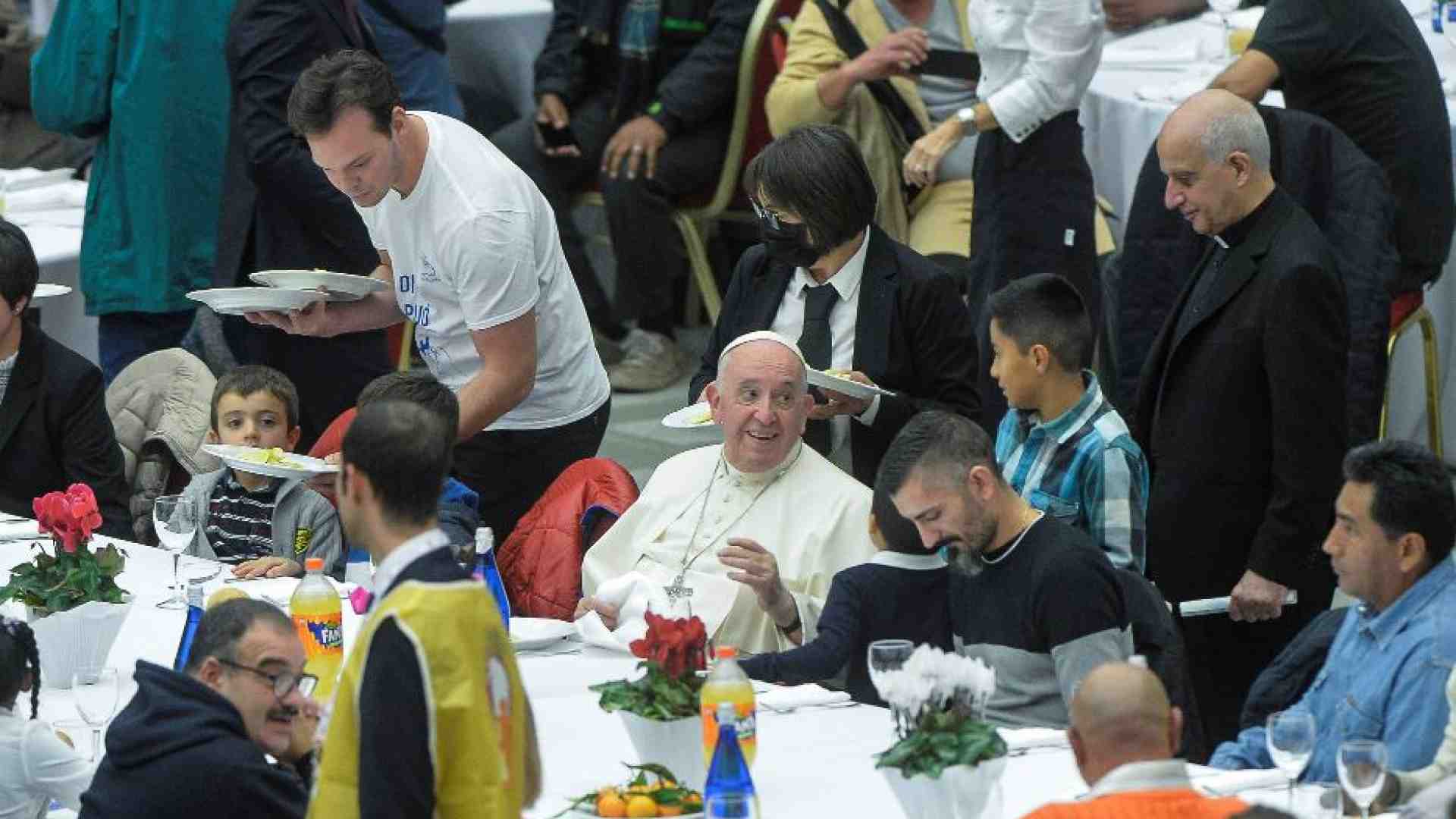 Immagine di Prima i poveri. Passa da loro il Regno di Dio