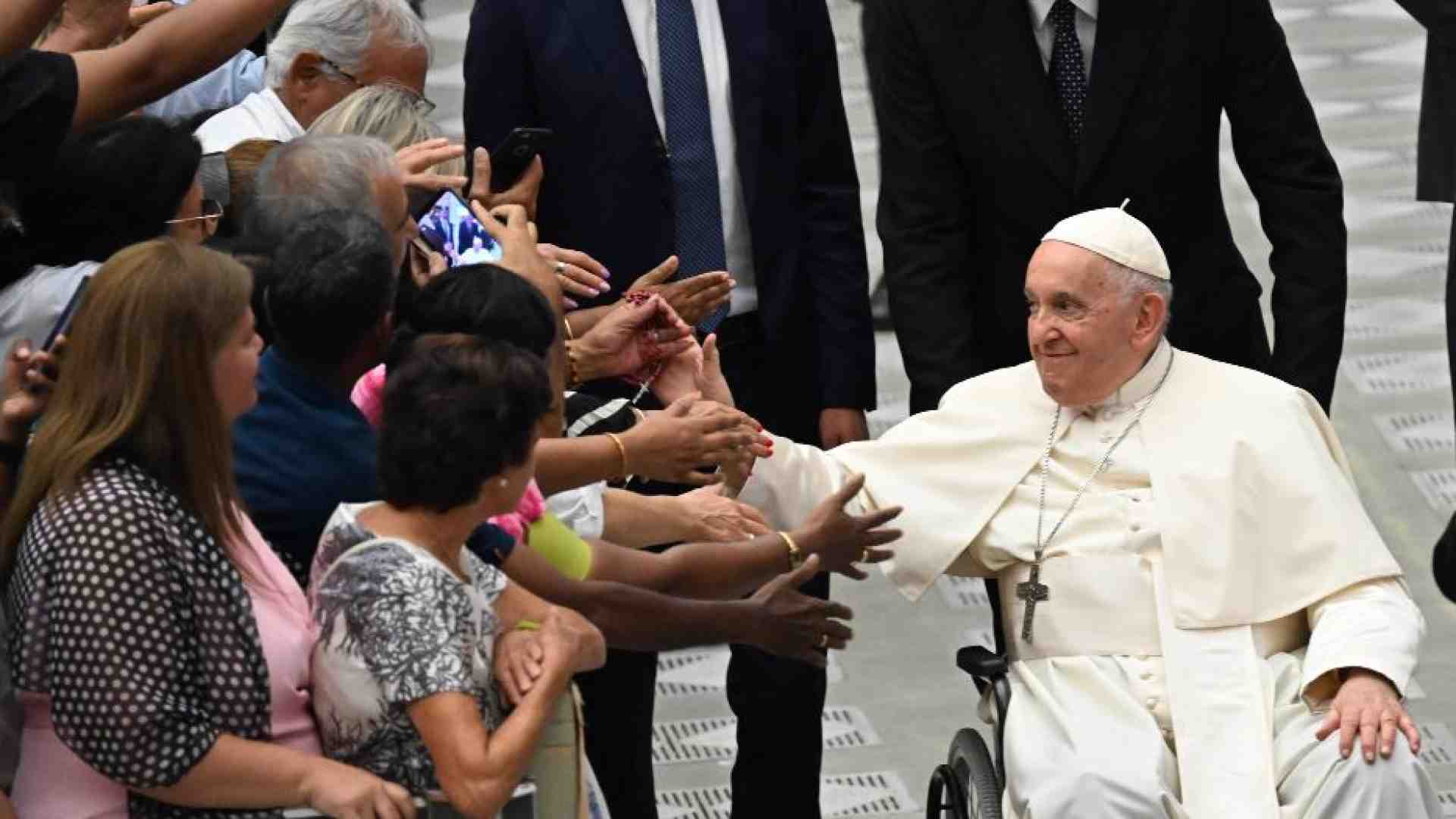 Immagine di Il Papa: nei momenti difficili e di gioia rivolgiamoci a Maria, nostra madre
