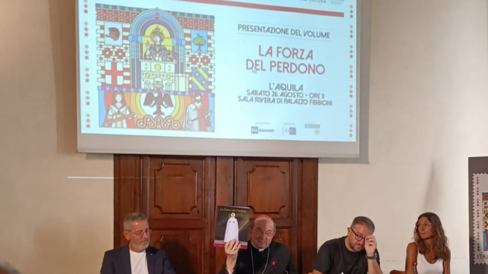 Immagine di Ecco il libro sulla visita di papa Francesco