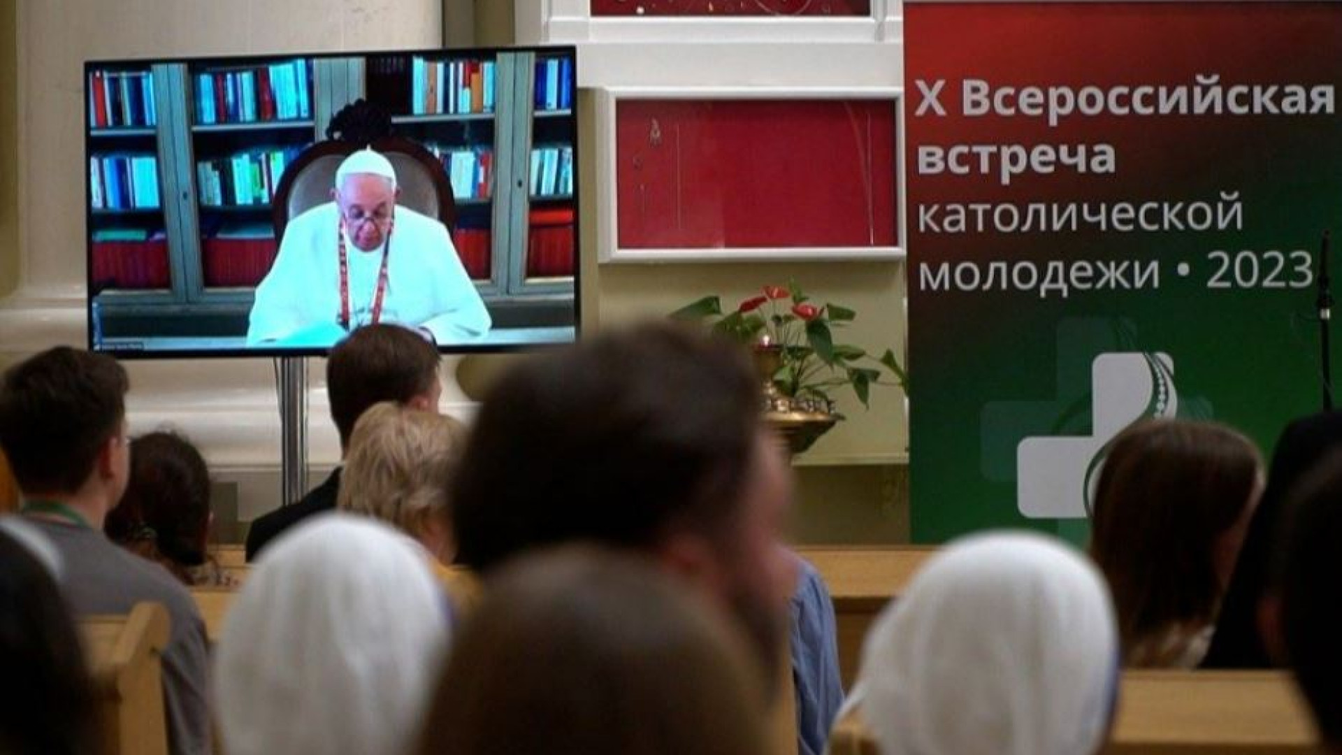 Immagine di Ai giovani cattolici russi: "Siate artigiani di pace"