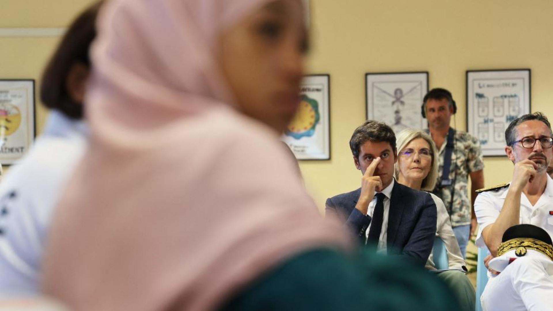 Immagine di Francia, dopo il velo il vestito: proibito l’«abaya» nelle scuole