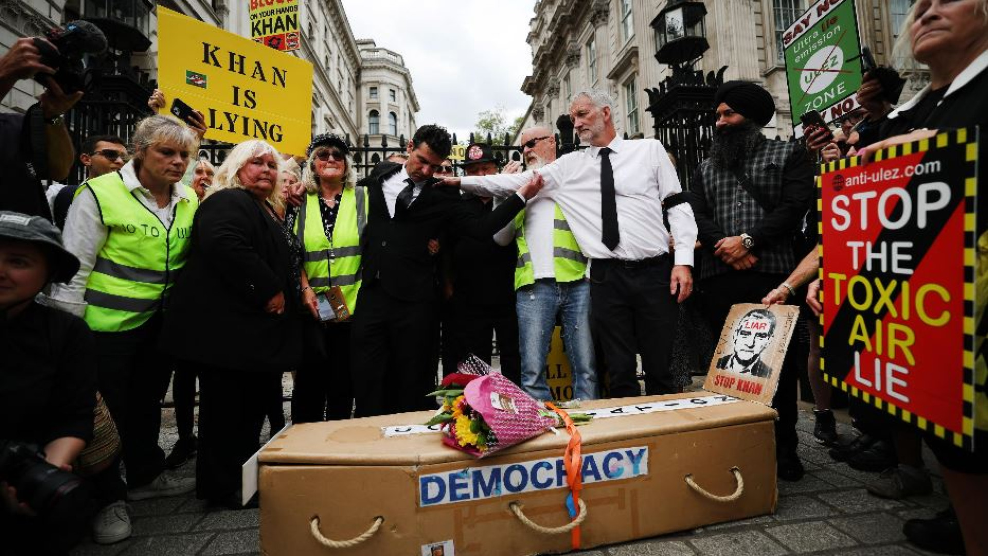 Immagine di Londra regge, ma la protesta cresce: no alla più grande Ztl del mondo