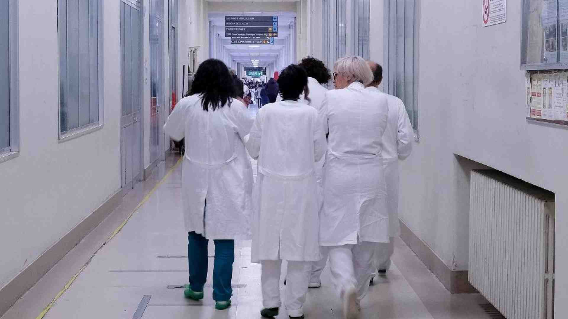 Immagine di Più poveri per pagare le cure mediche