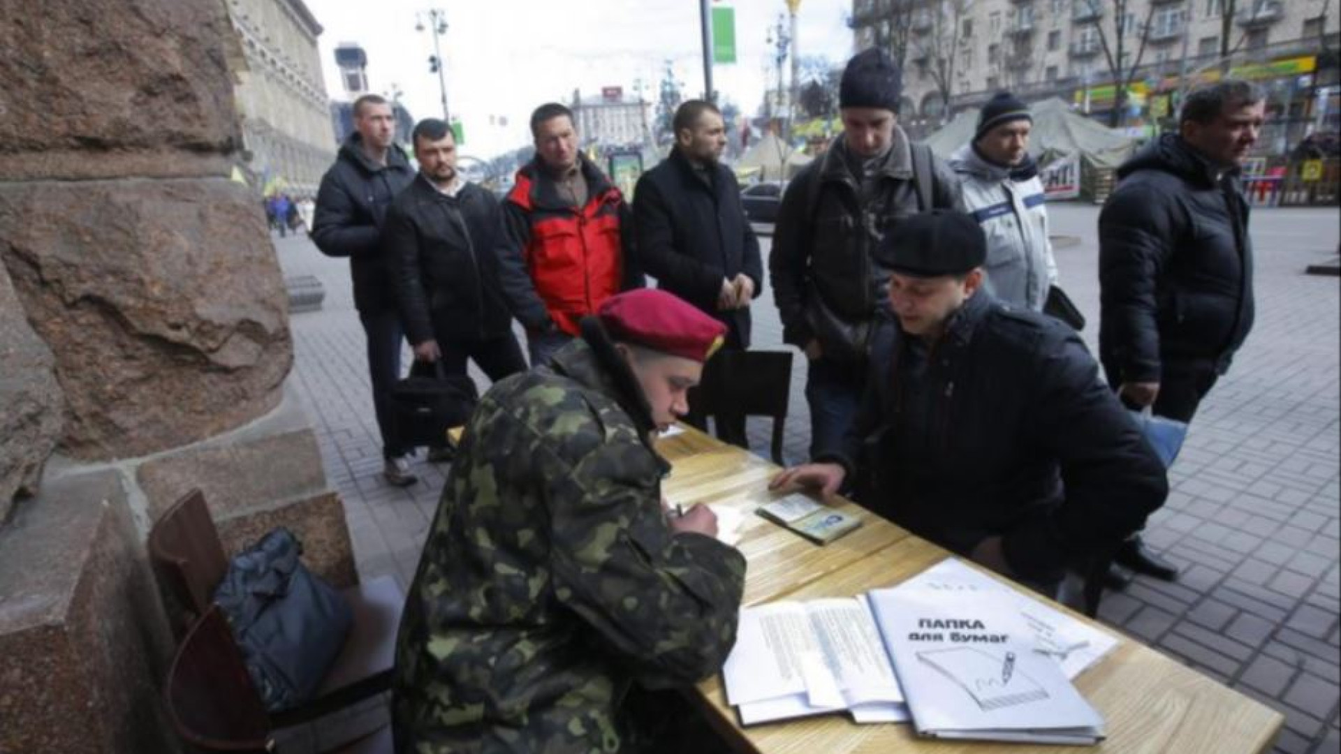 Immagine di Stanchi delle armi. Calano i volontari sia in Russia sia in Ucraina