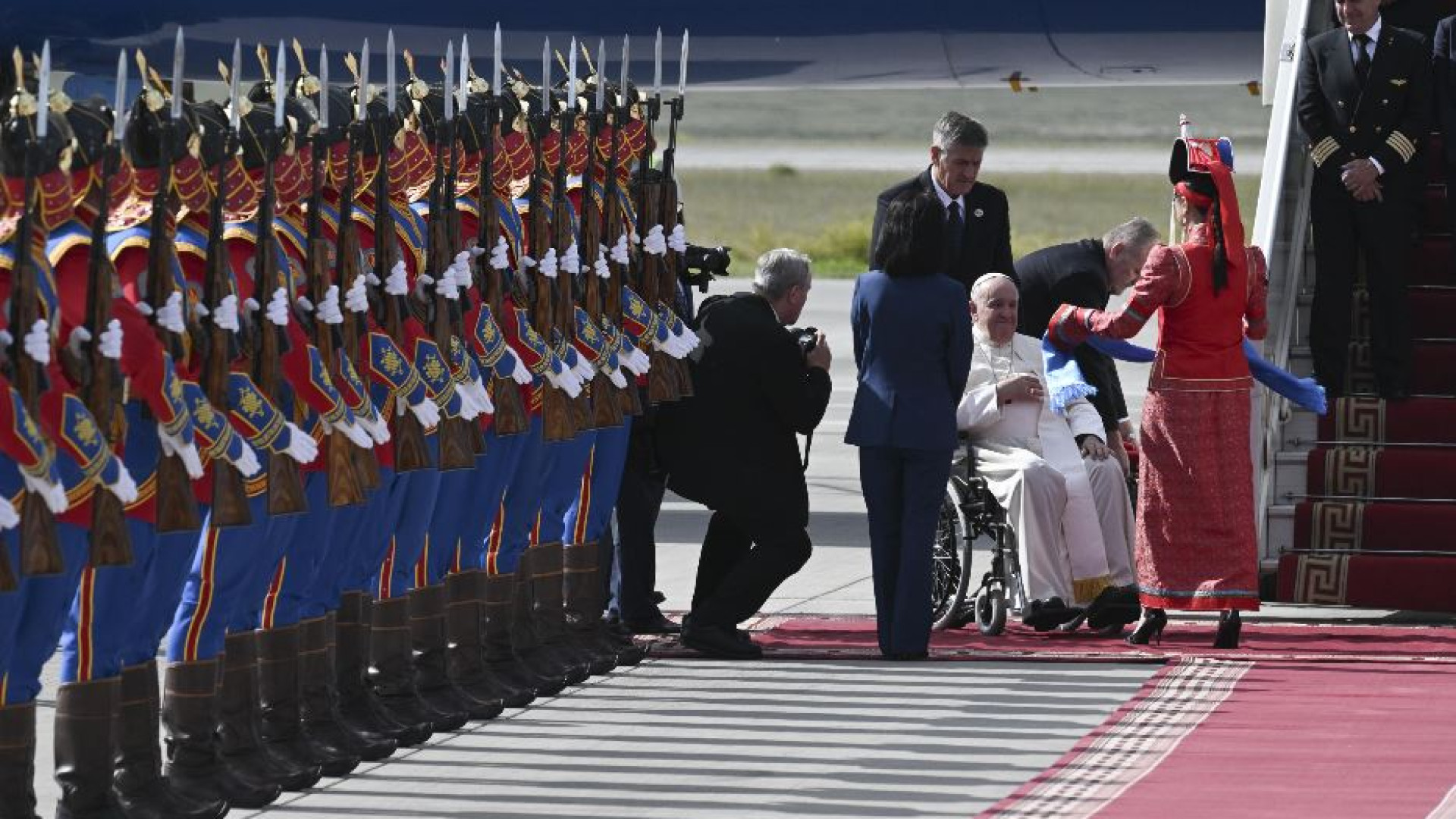 Immagine di Papa Francesco è arrivato in Mongolia: "Un popolo piccolo in una terra grande"
