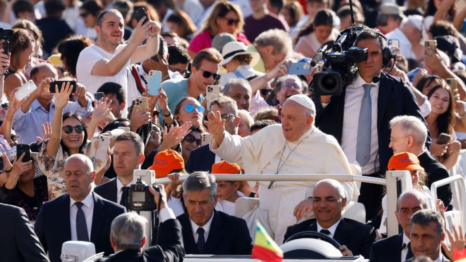 Immagine di Il Papa: allargare i confini del nostro sguardo