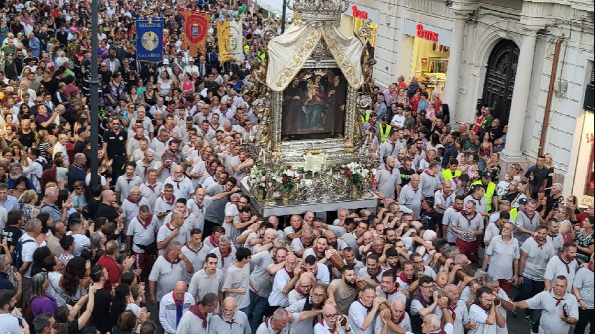 Immagine di In migliaia alla festa della Madonna della Consolazione