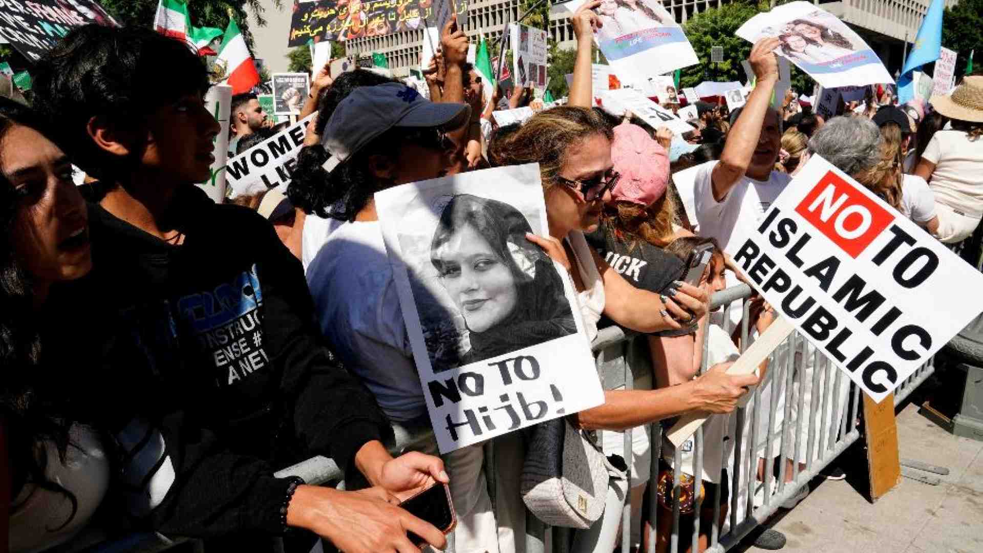Immagine di L'Iran e le proteste: il sacrificio dei giovani e la vergogna dell'Occidente