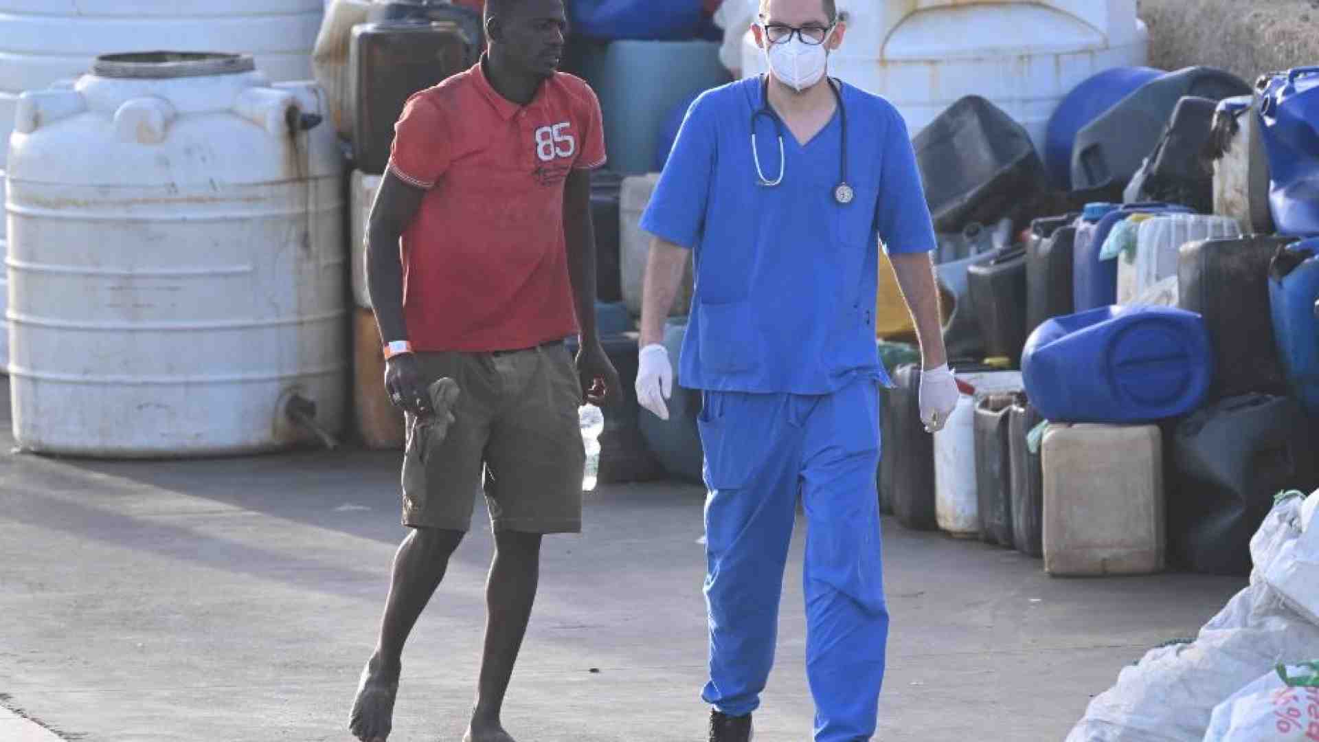 Immagine di Francia: non accoglieremo migranti da Lampedusa. Lega: basta chiacchiere