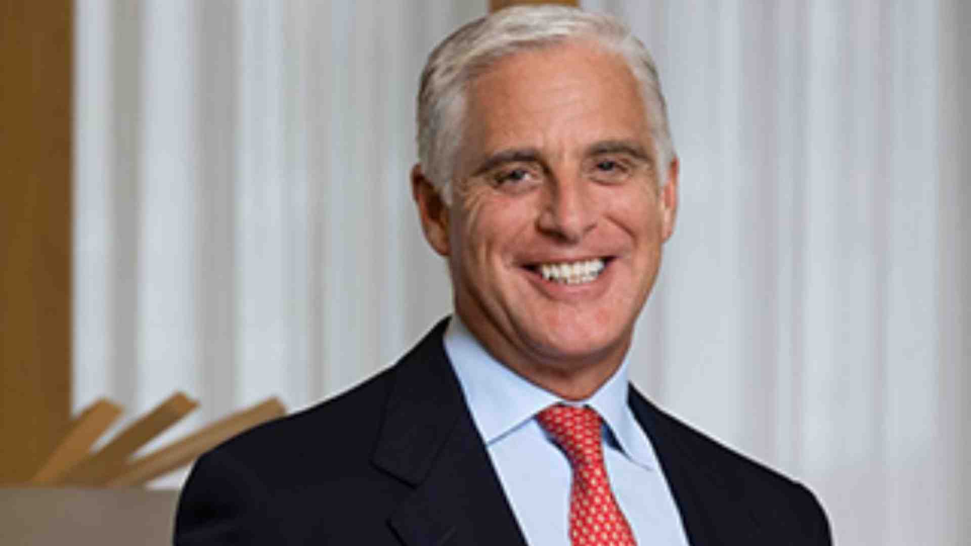 Immagine di Orcel (Unicredit): «Chi vuole remunerazione sposti i soldi dal conto corrente»