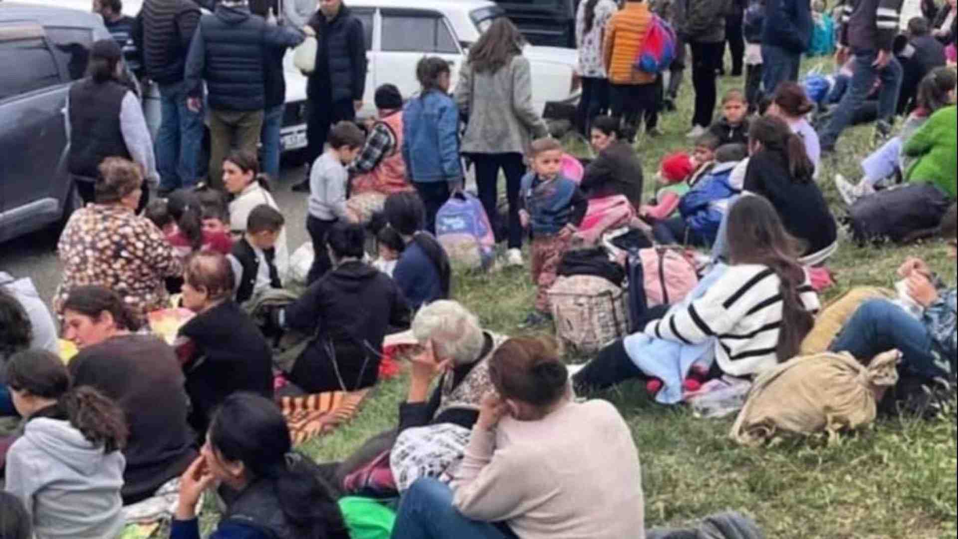 Immagine di Nagorno-Karabakh, la tregua regge e gli armeni scappano