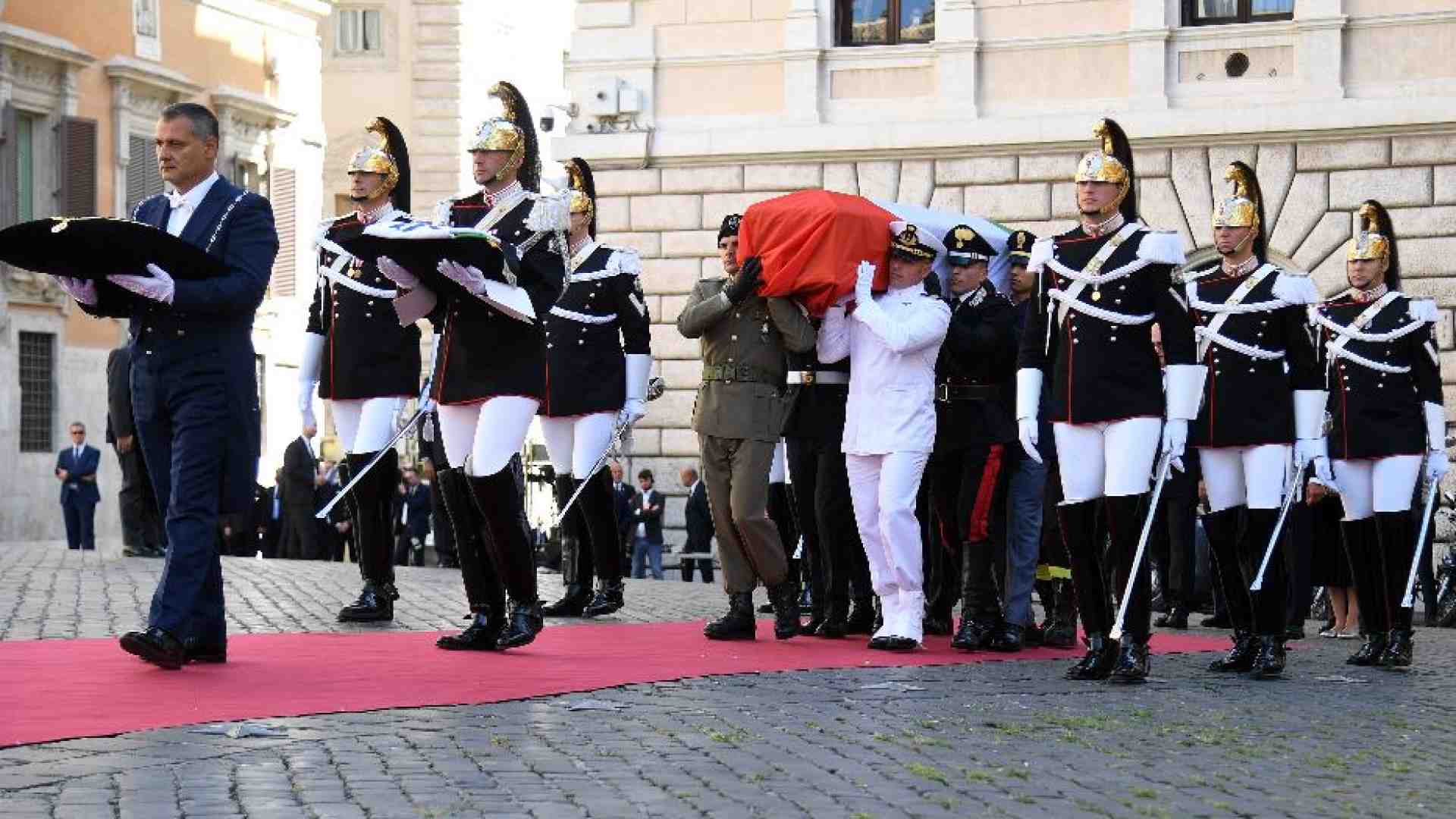 Immagine di Funerali laici di Napolitano alla Camera, il discorso del cardinale Ravasi